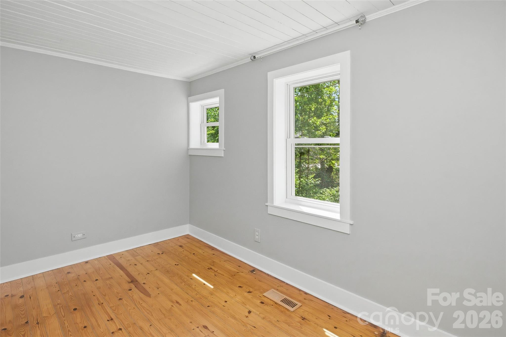 70 Cedar Street — Asheville