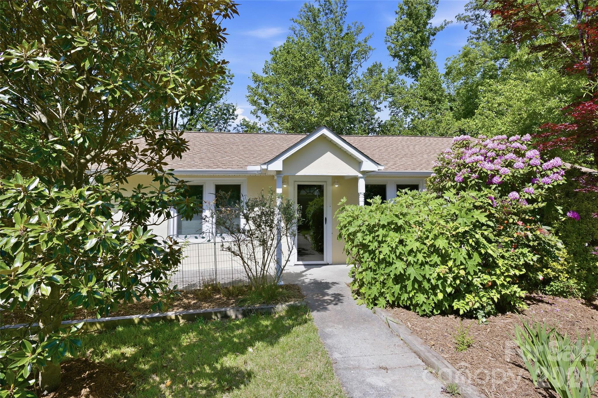 70 Cedar Street — Asheville