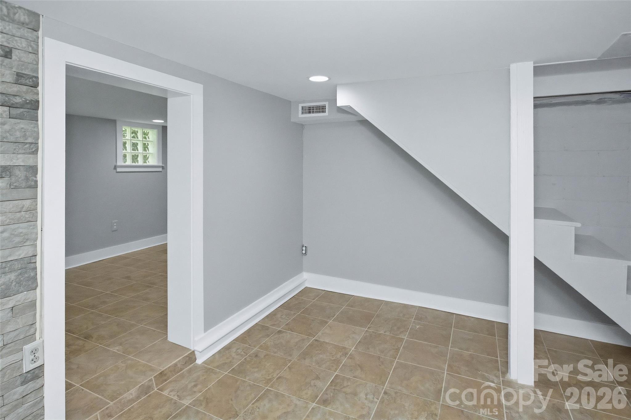 70 Cedar Street — Asheville