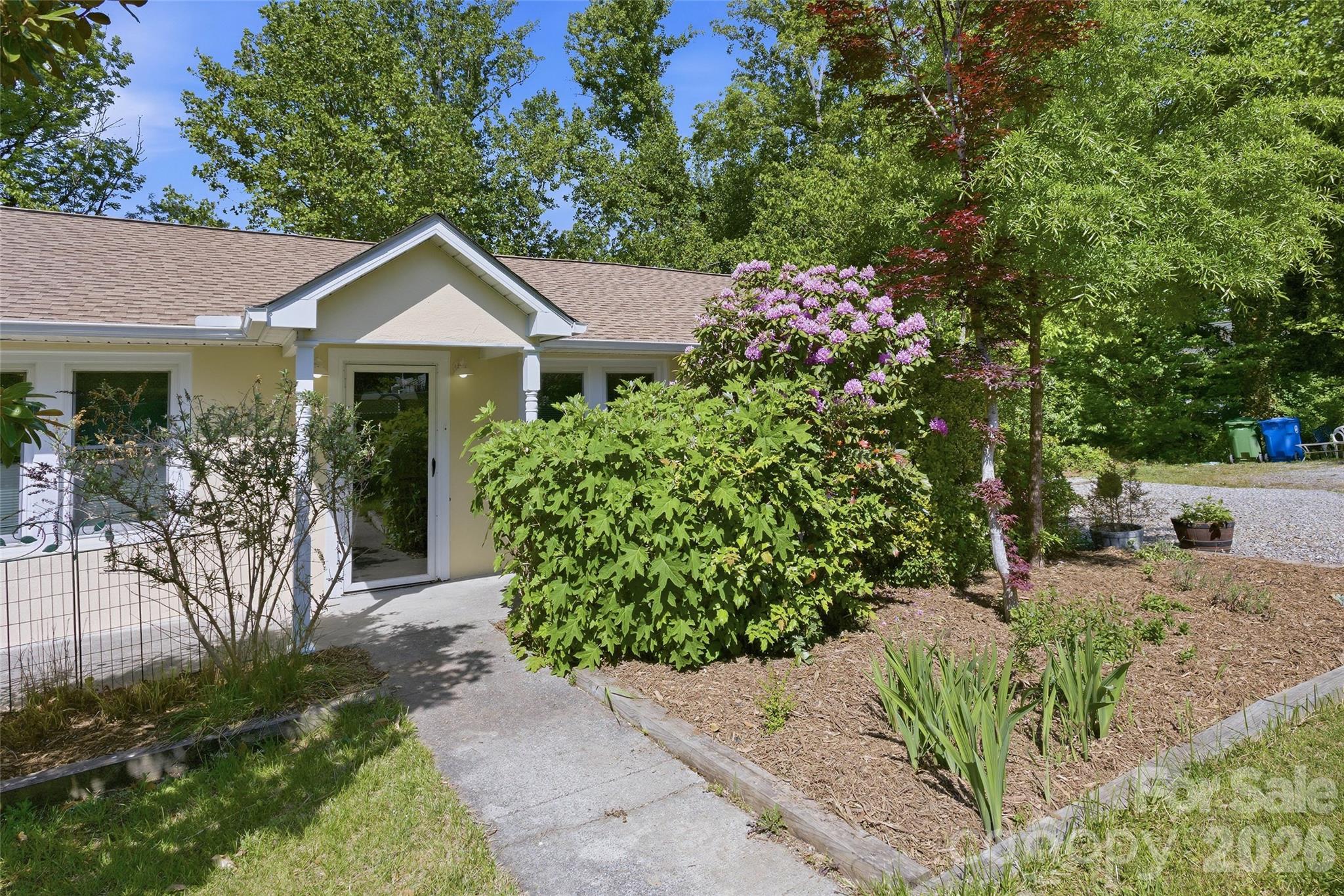 70 Cedar Street — Asheville