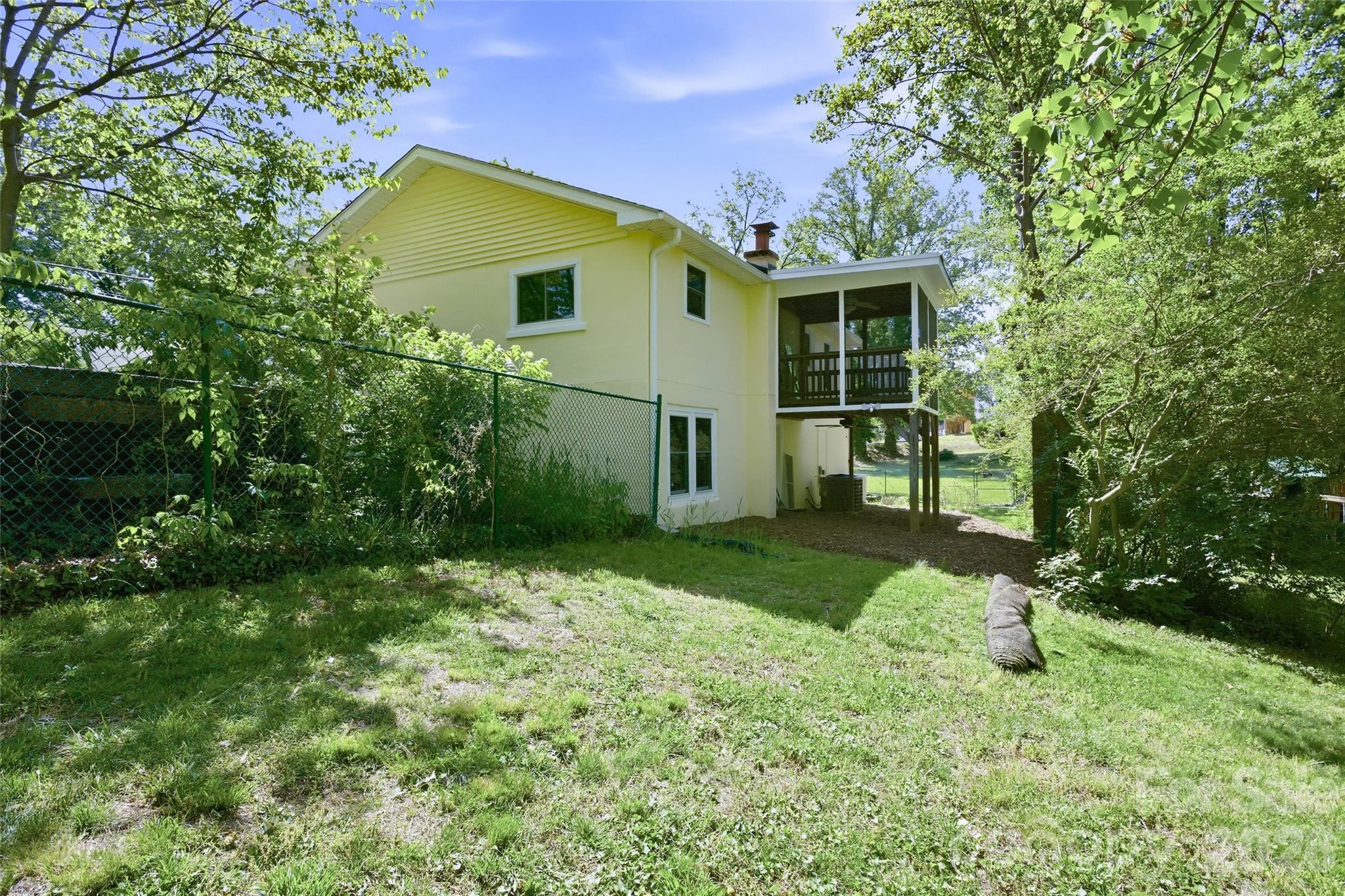 70 Cedar Street — Asheville