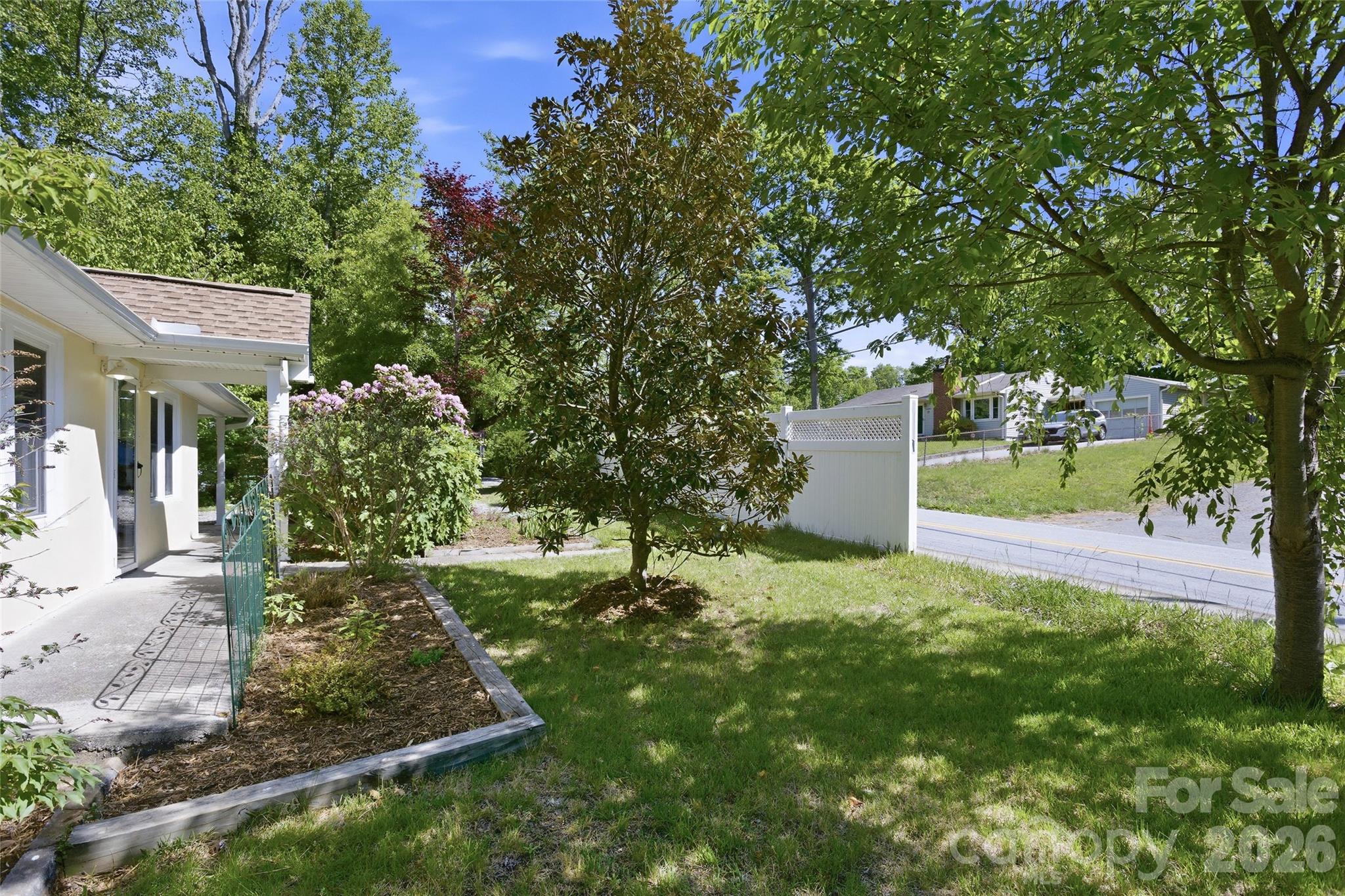 70 Cedar Street — Asheville