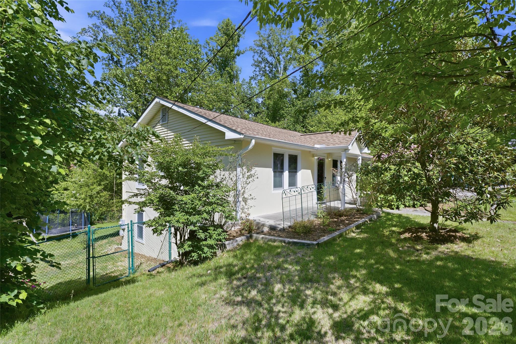 70 Cedar Street — Asheville