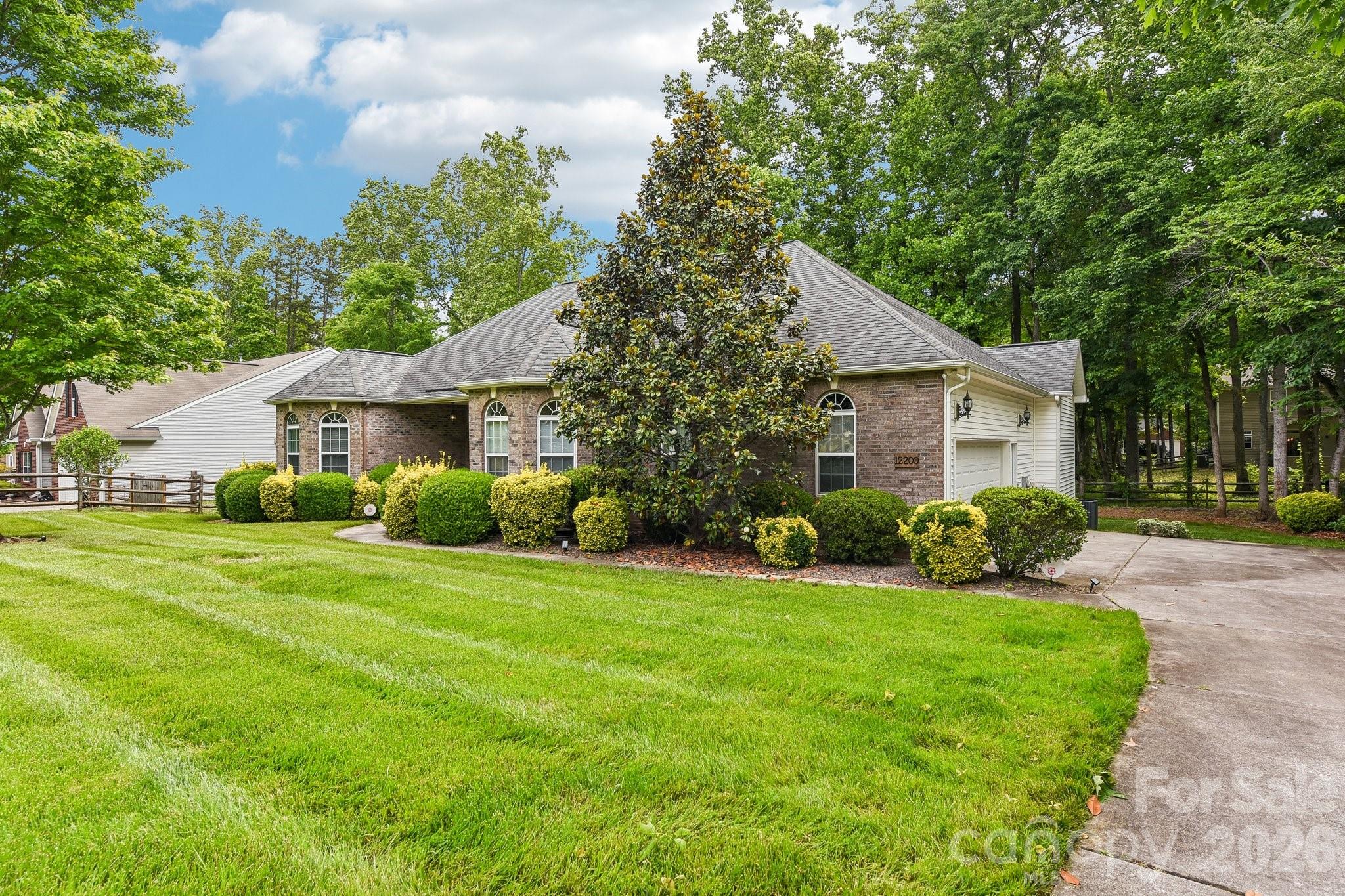 12200 Bronx Drive — Huntersville