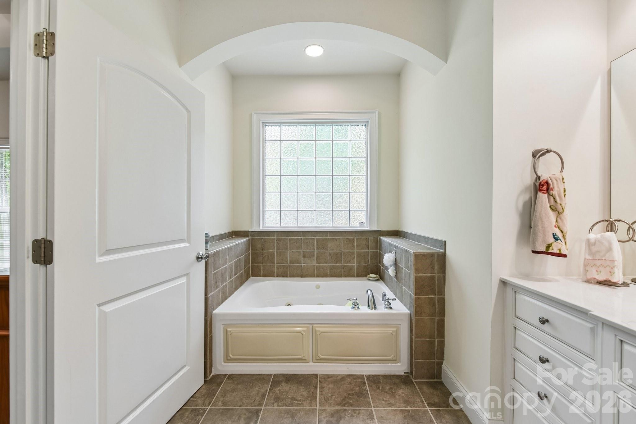 12200 Bronx Drive — Huntersville