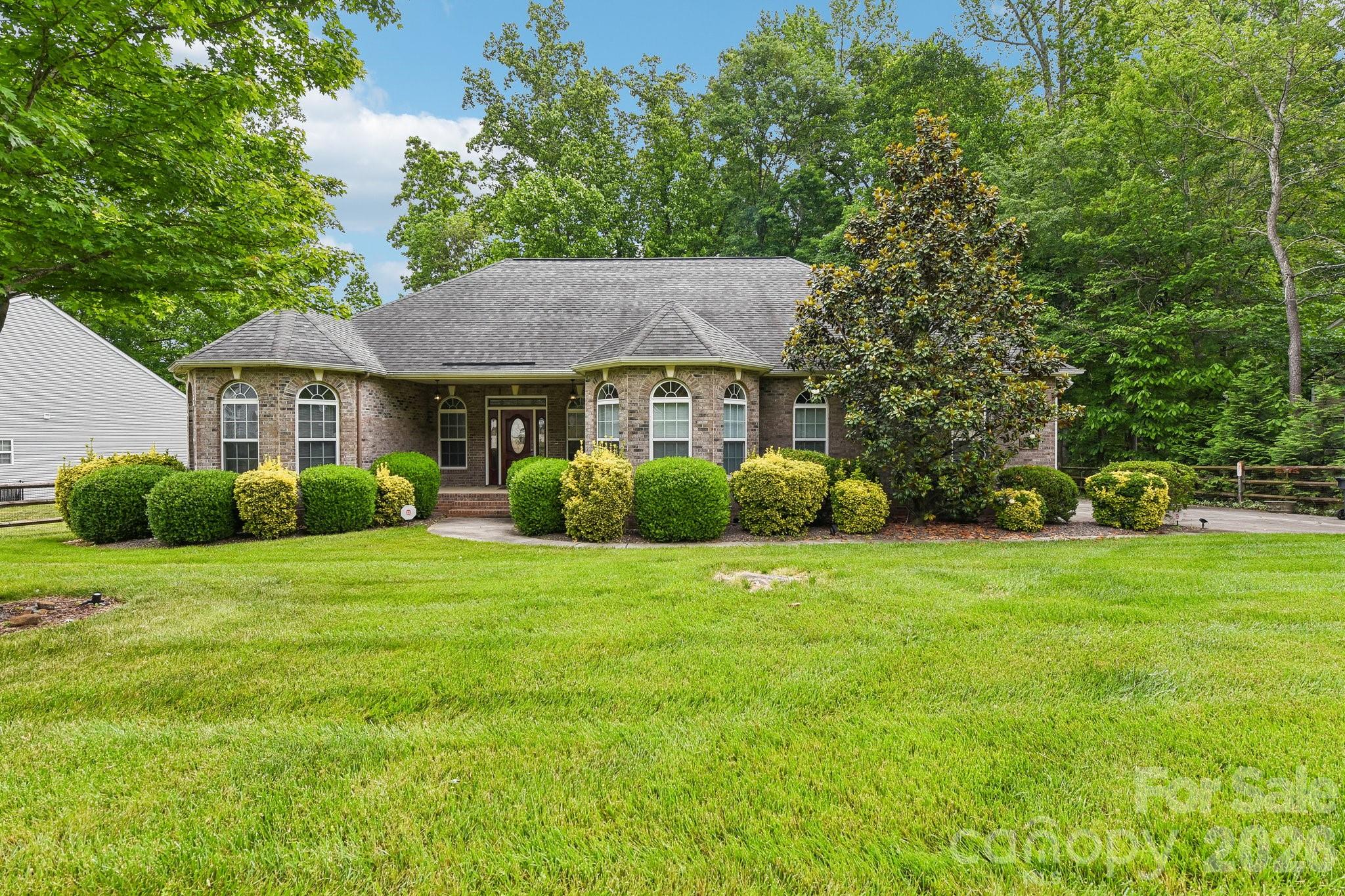 12200 Bronx Drive — Huntersville