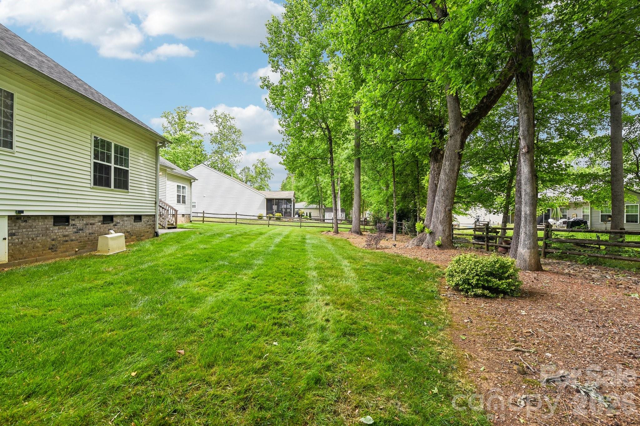 12200 Bronx Drive — Huntersville