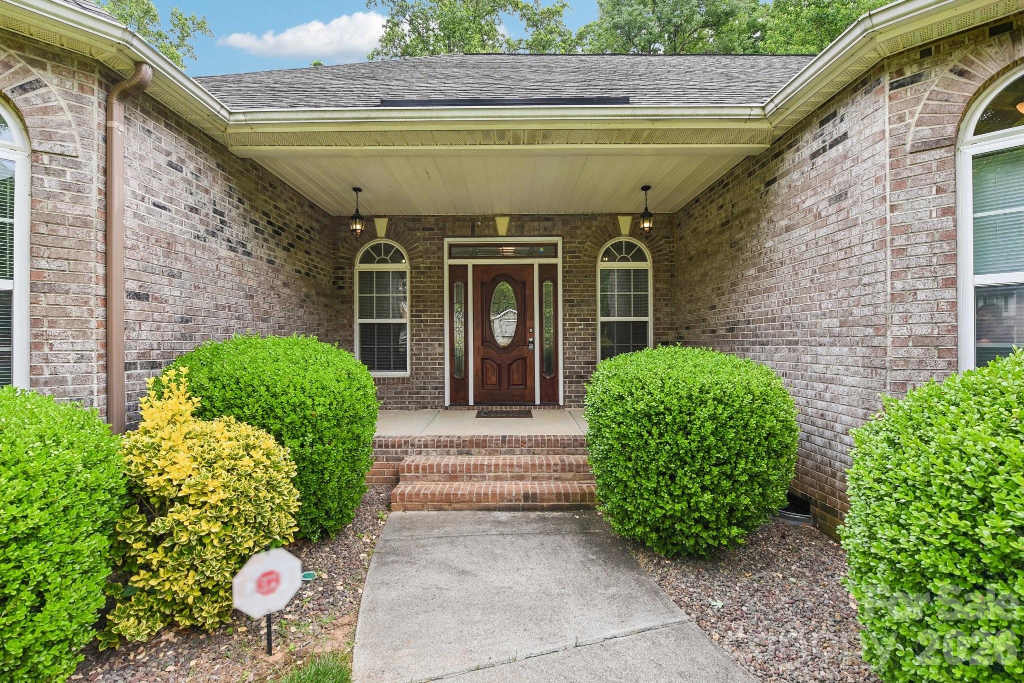 12200 Bronx Drive — Huntersville
