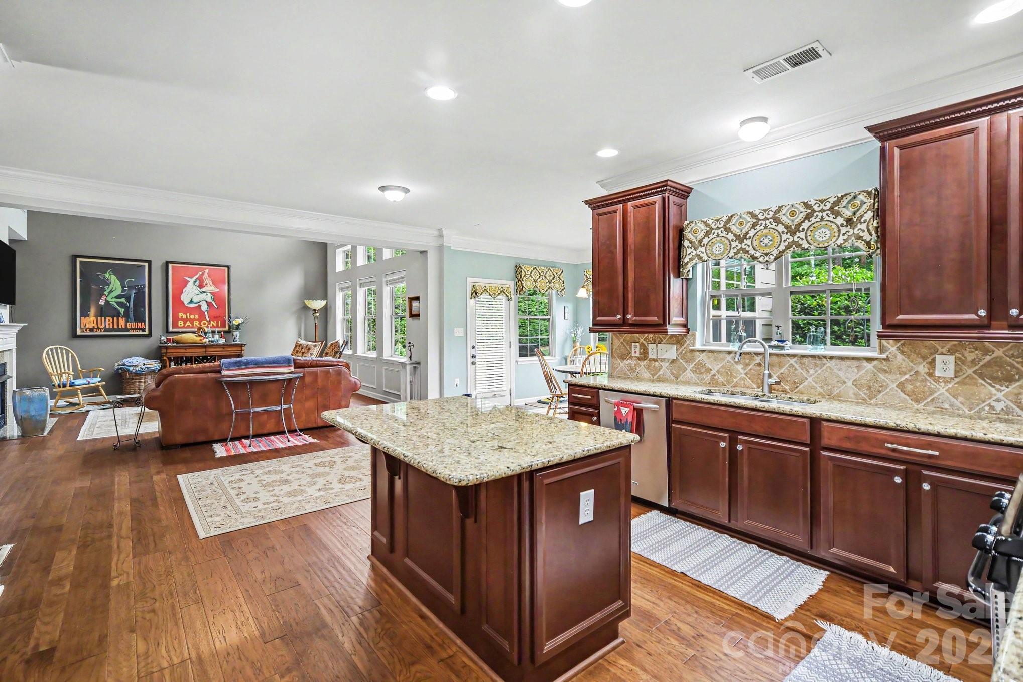 125 Lakeshore Hills Drive — Mooresville
