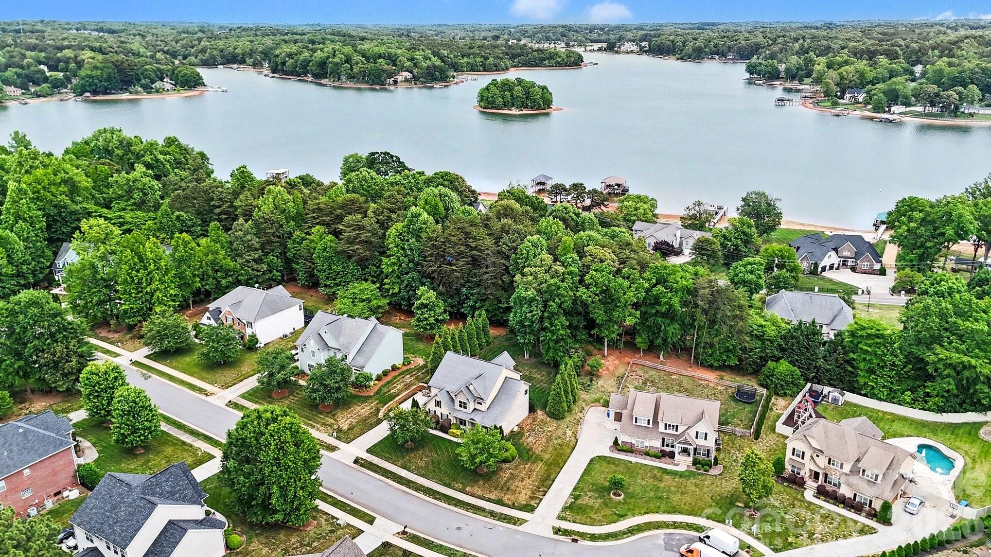 125 Lakeshore Hills Drive — Mooresville