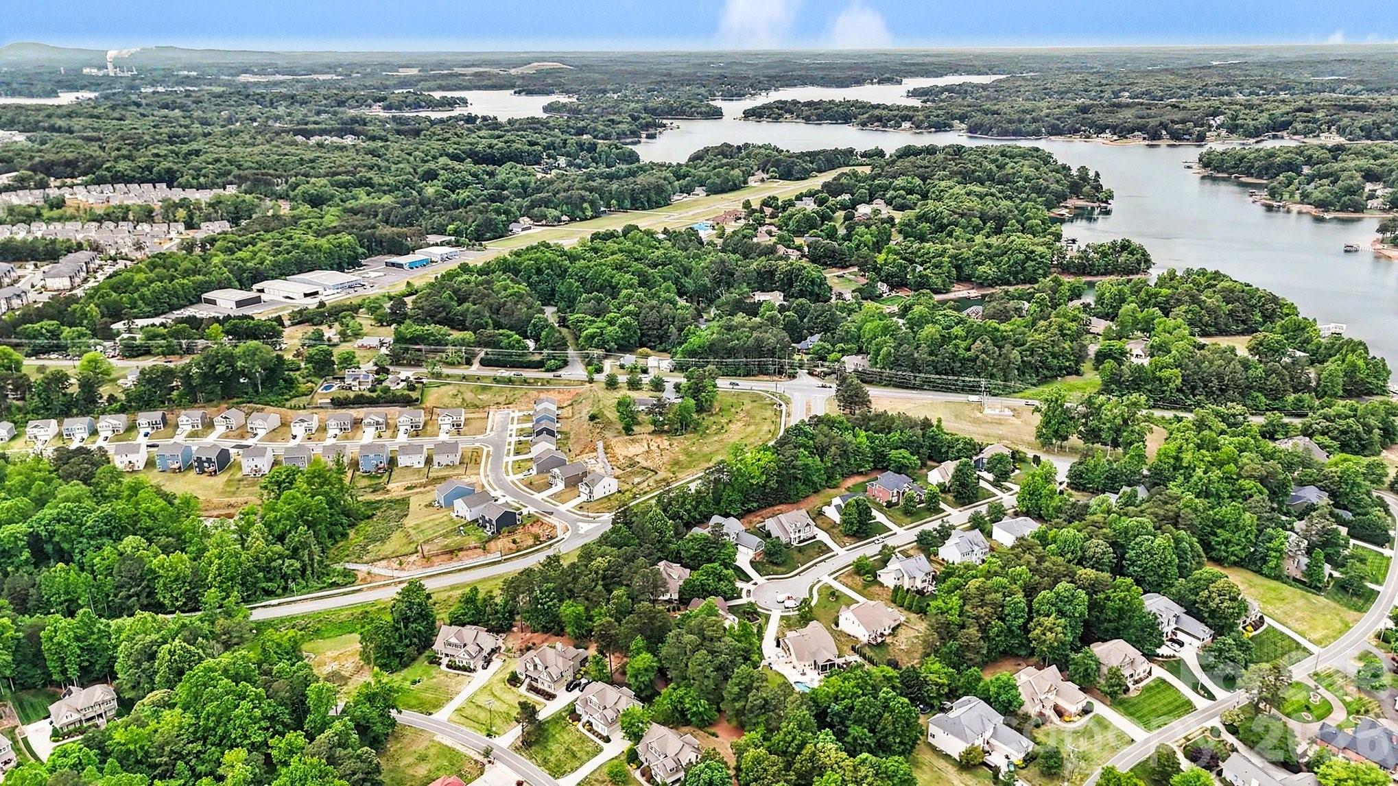 125 Lakeshore Hills Drive — Mooresville