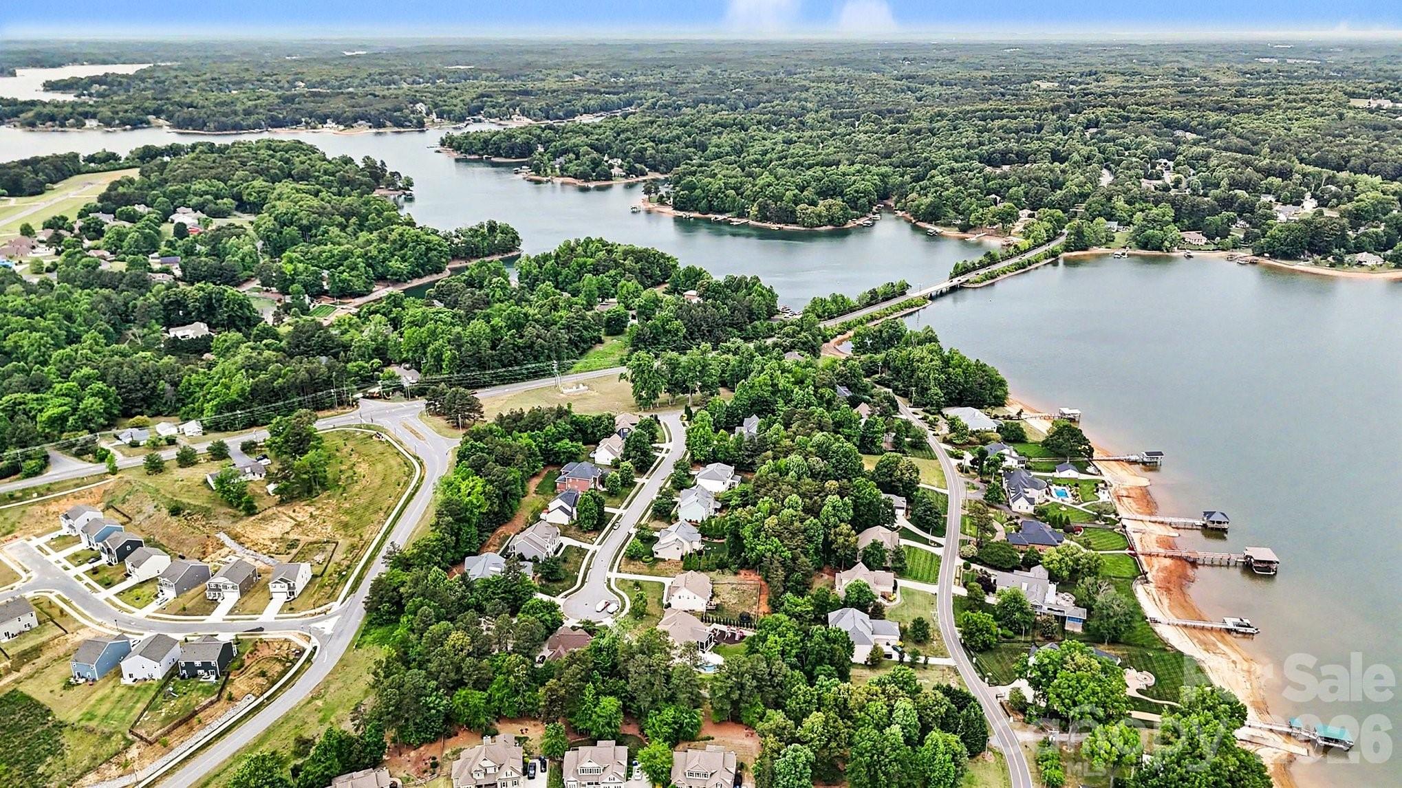 125 Lakeshore Hills Drive — Mooresville