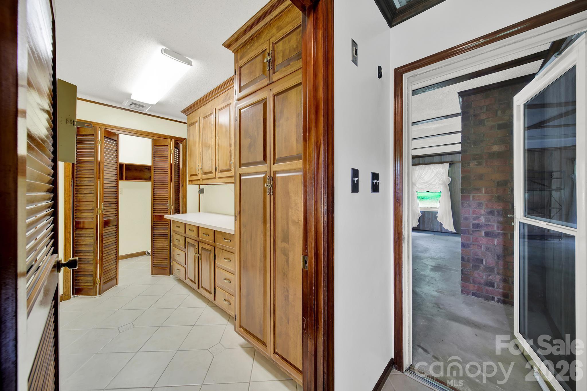 5913 Tom Query Road — Charlotte