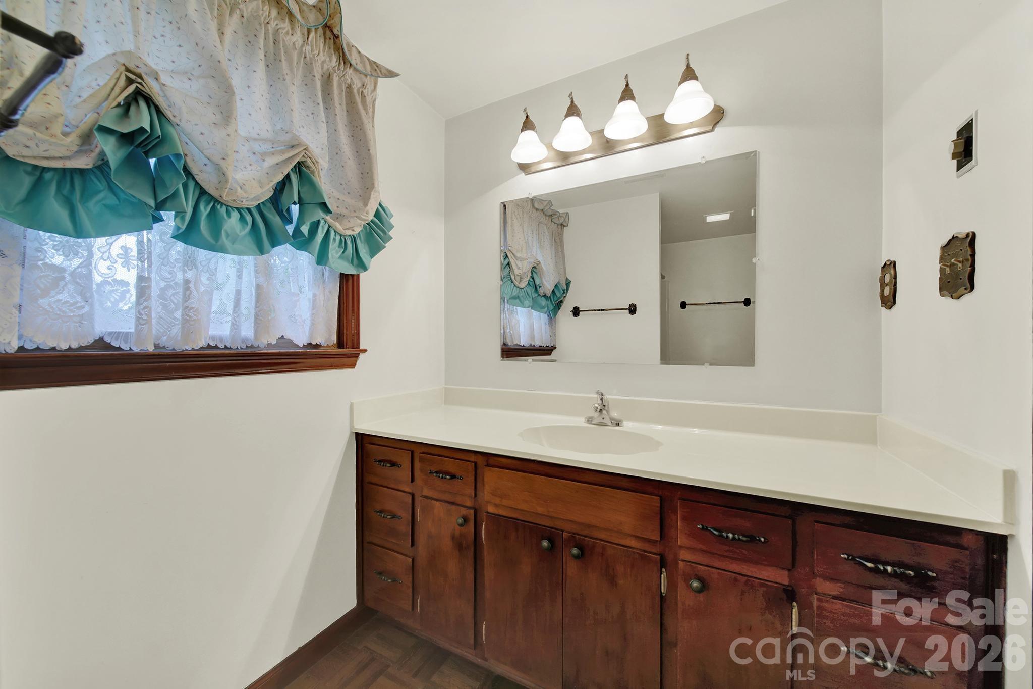 5913 Tom Query Road — Charlotte
