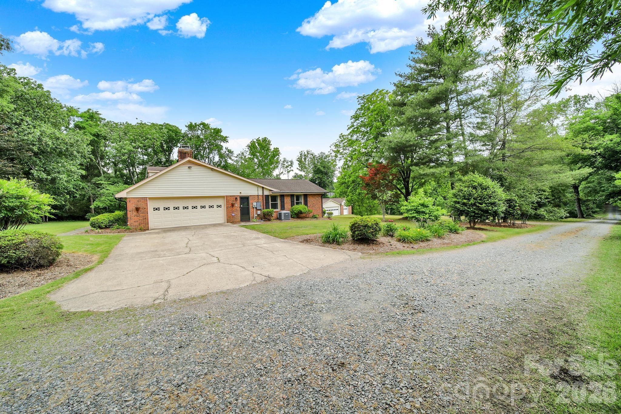 5913 Tom Query Road — Charlotte