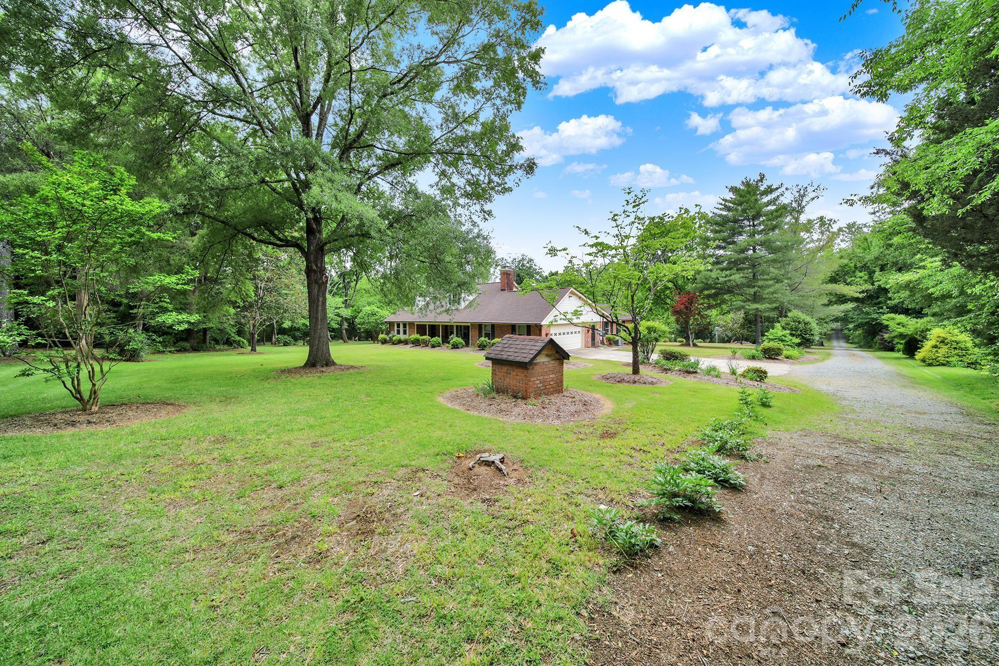 5913 Tom Query Road — Charlotte