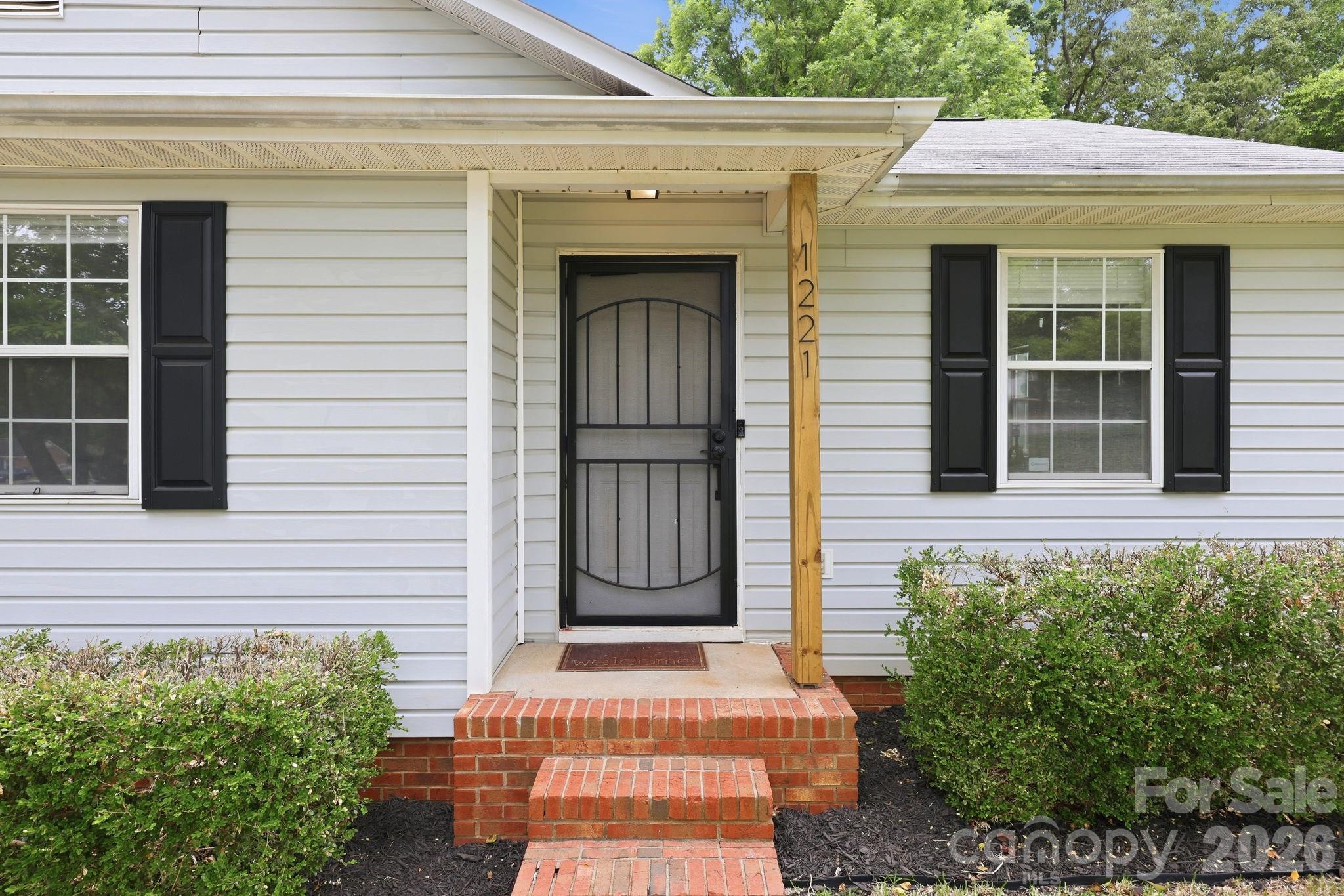 1221 Capps Hollow Drive — Charlotte
