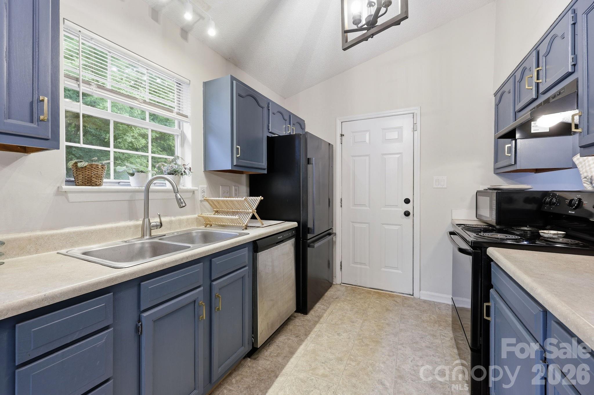 1221 Capps Hollow Drive — Charlotte