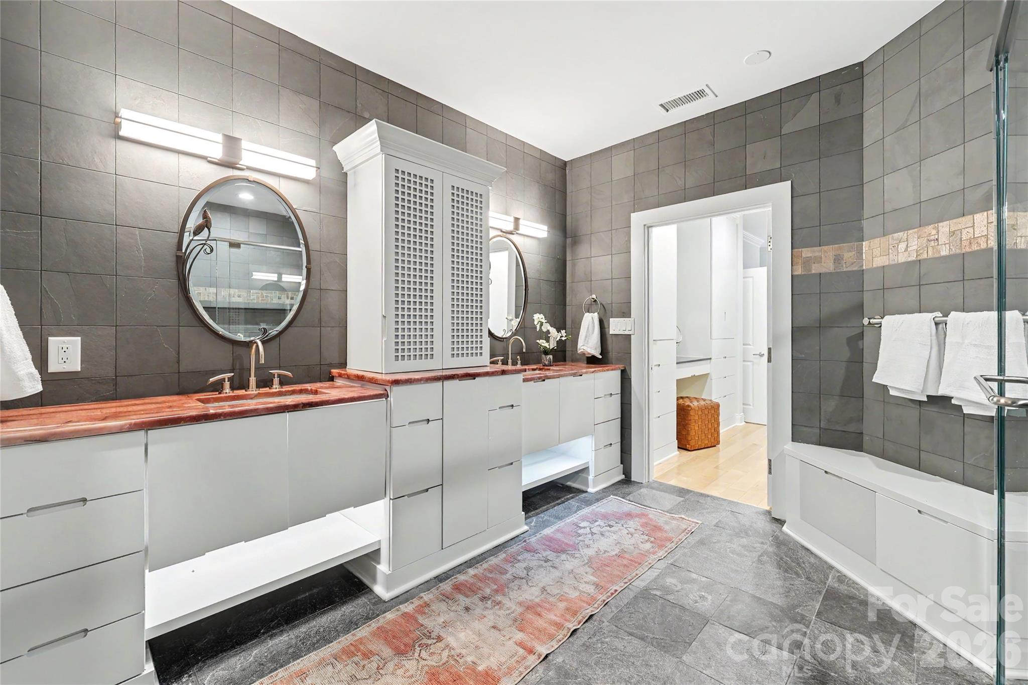 435 S Tryon Street #504 — Charlotte