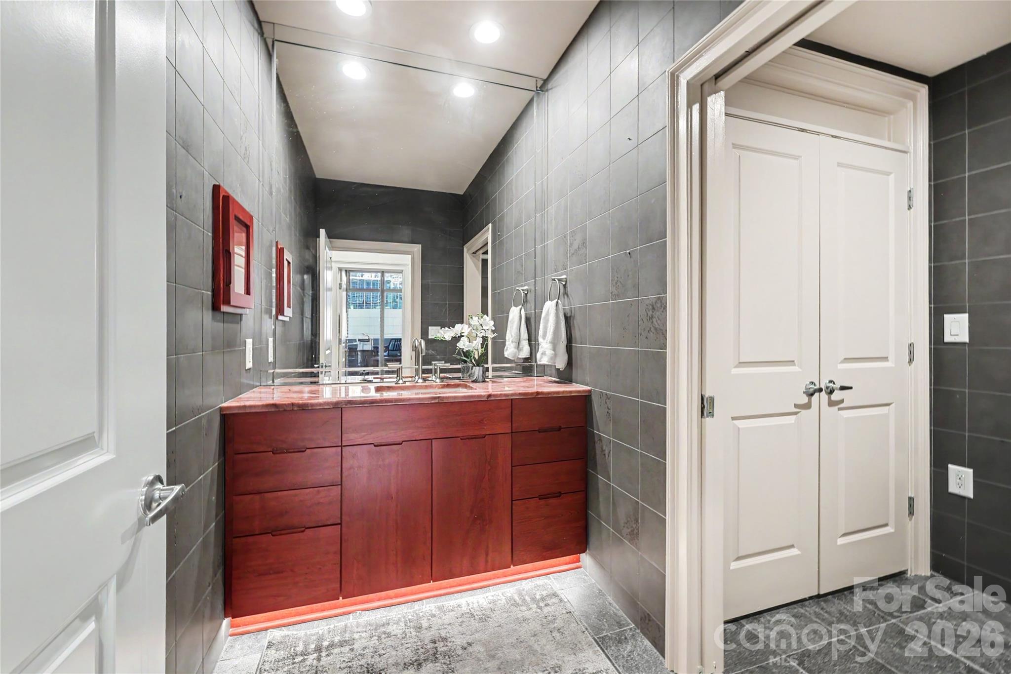 435 S Tryon Street #504 — Charlotte