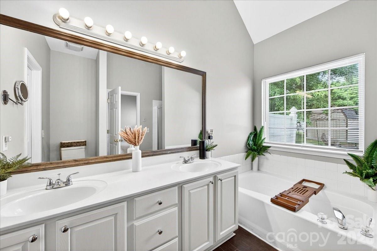404 Havenbrook Way NW — Concord
