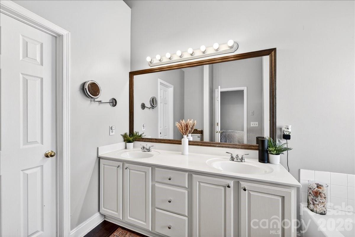 404 Havenbrook Way NW — Concord