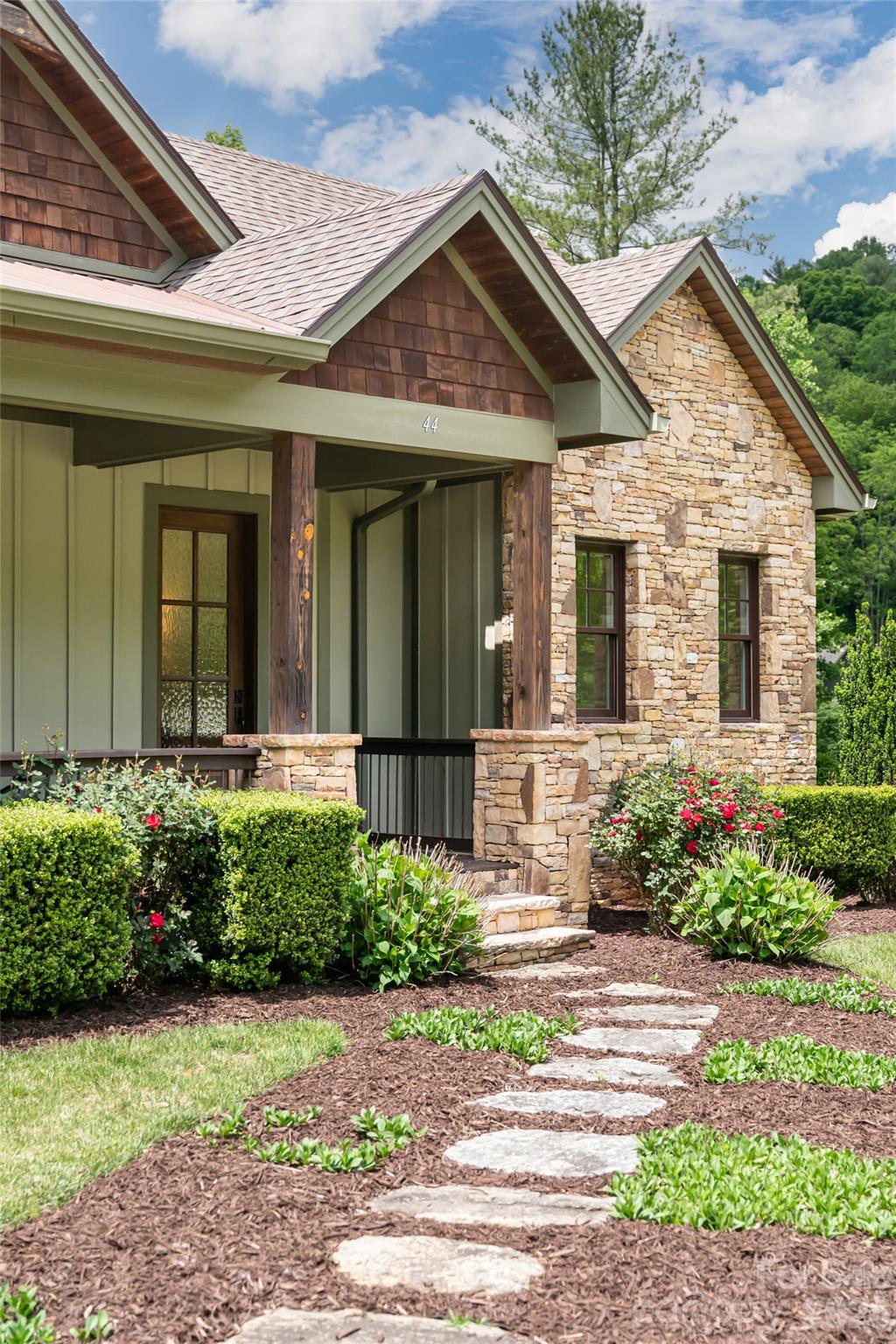 44 Woodland Aster Way — Asheville