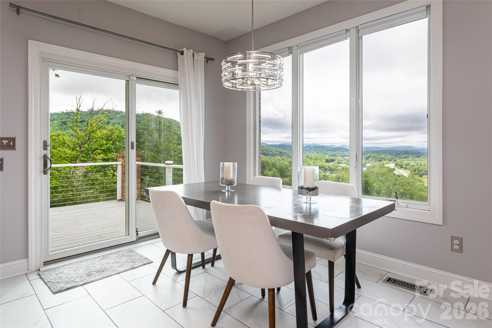 153 Mills Place — Asheville