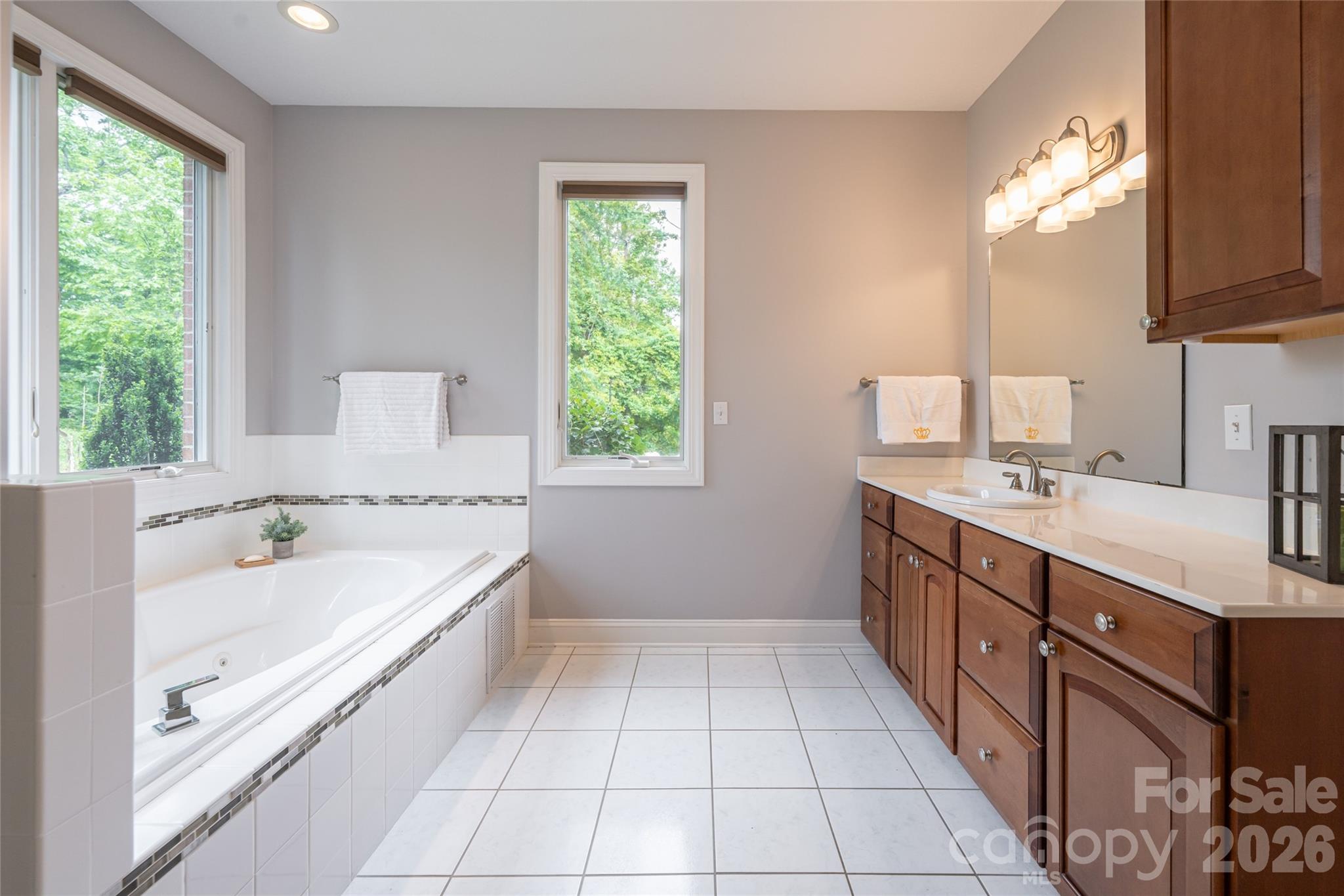 153 Mills Place — Asheville