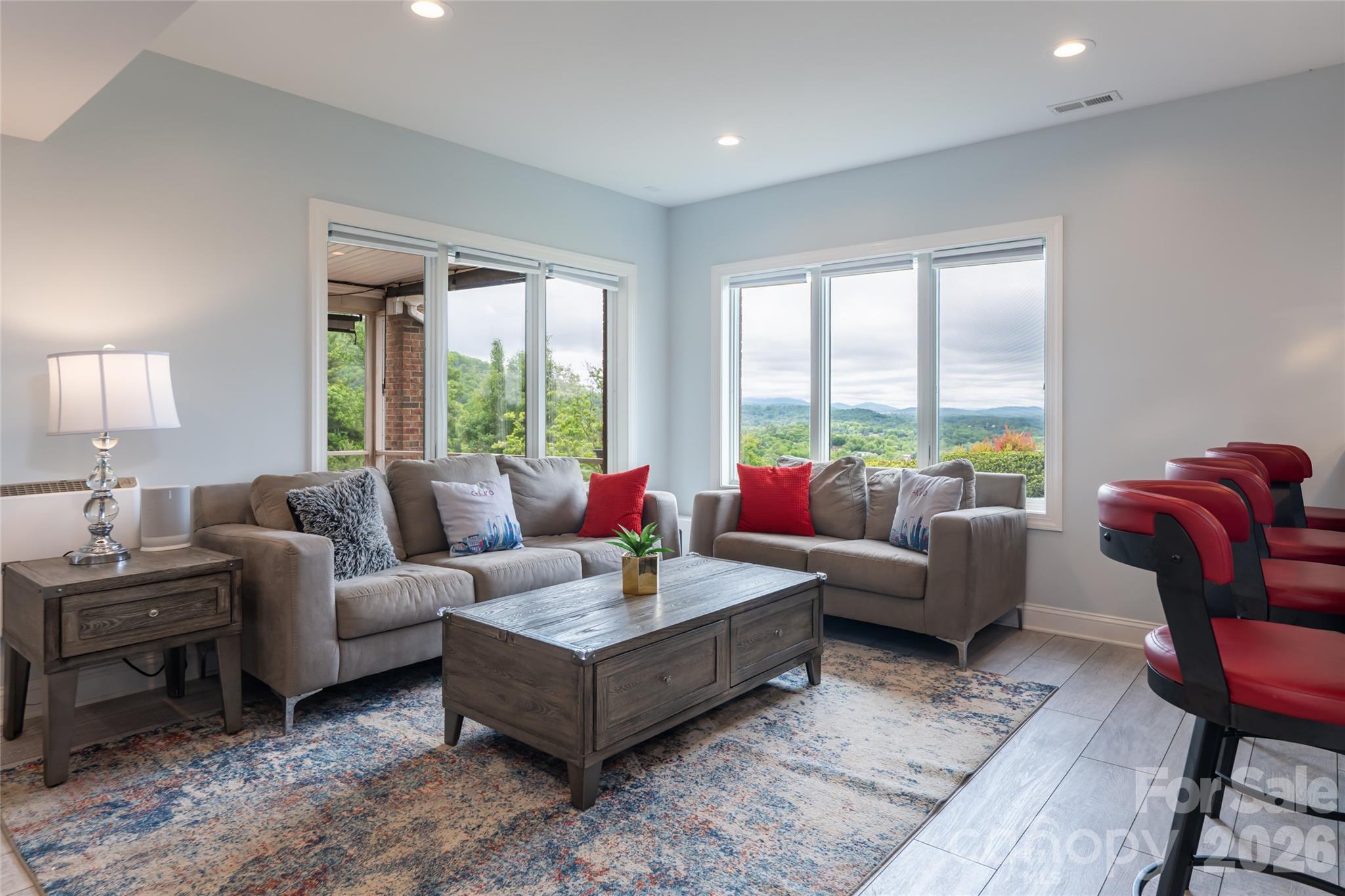 153 Mills Place — Asheville