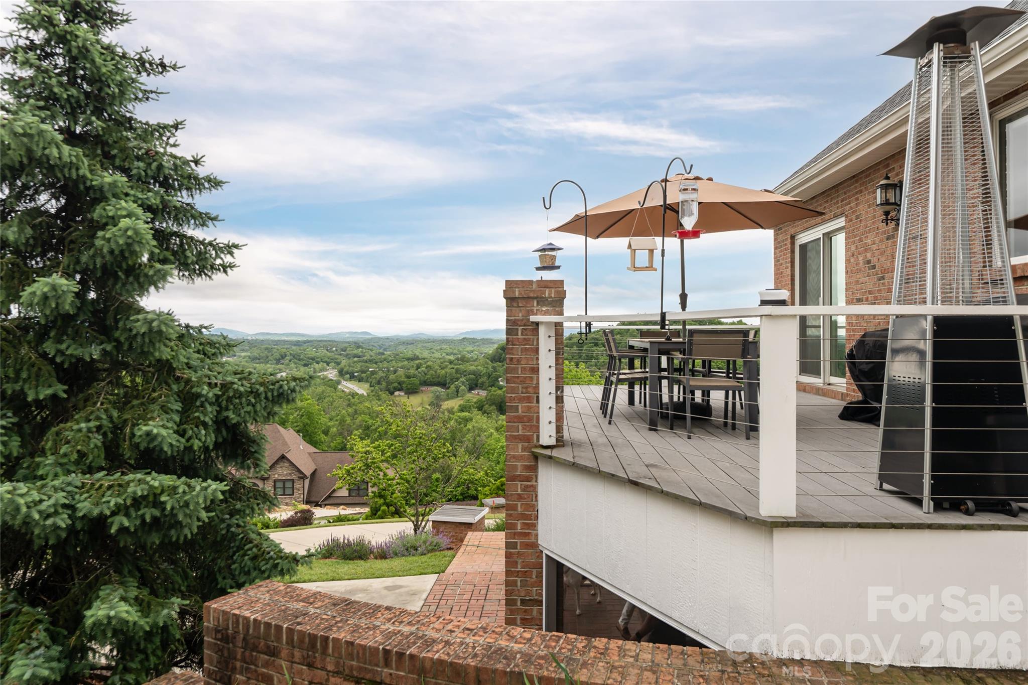 153 Mills Place — Asheville