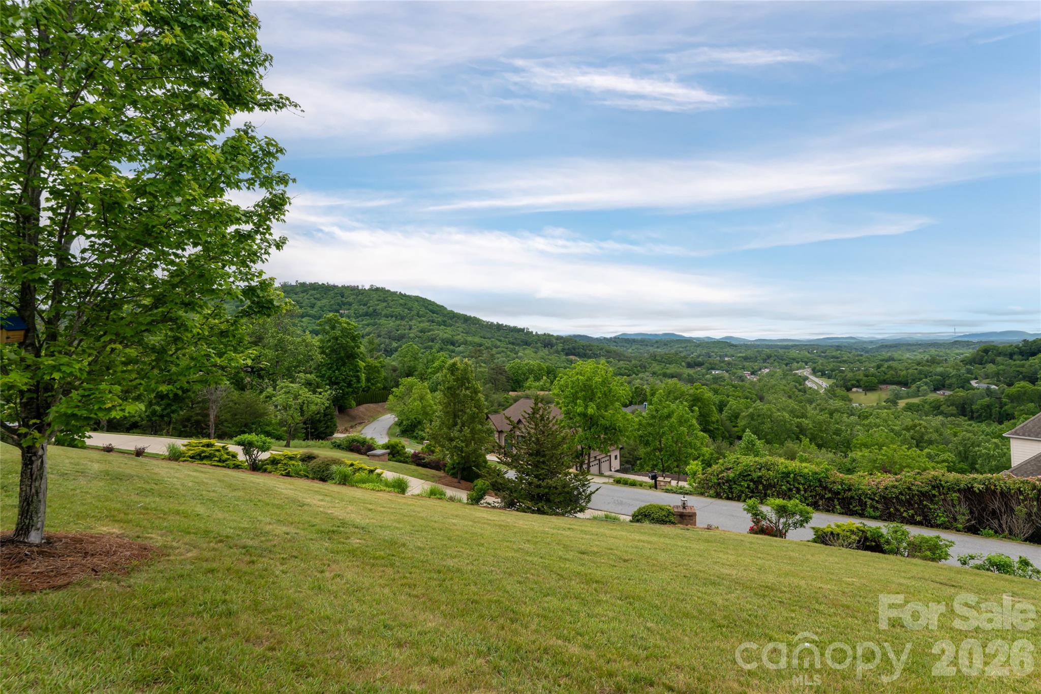153 Mills Place — Asheville