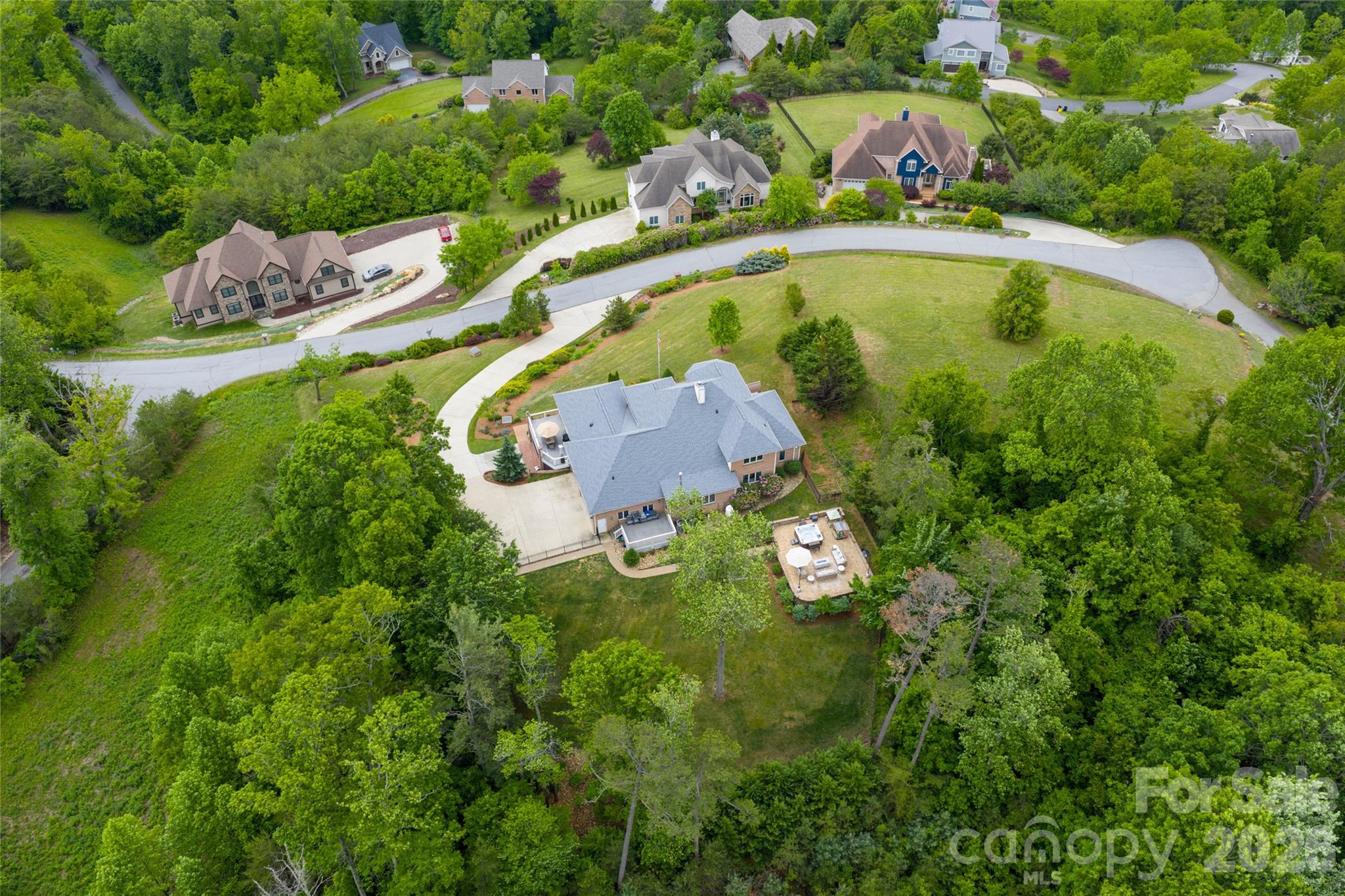 153 Mills Place — Asheville