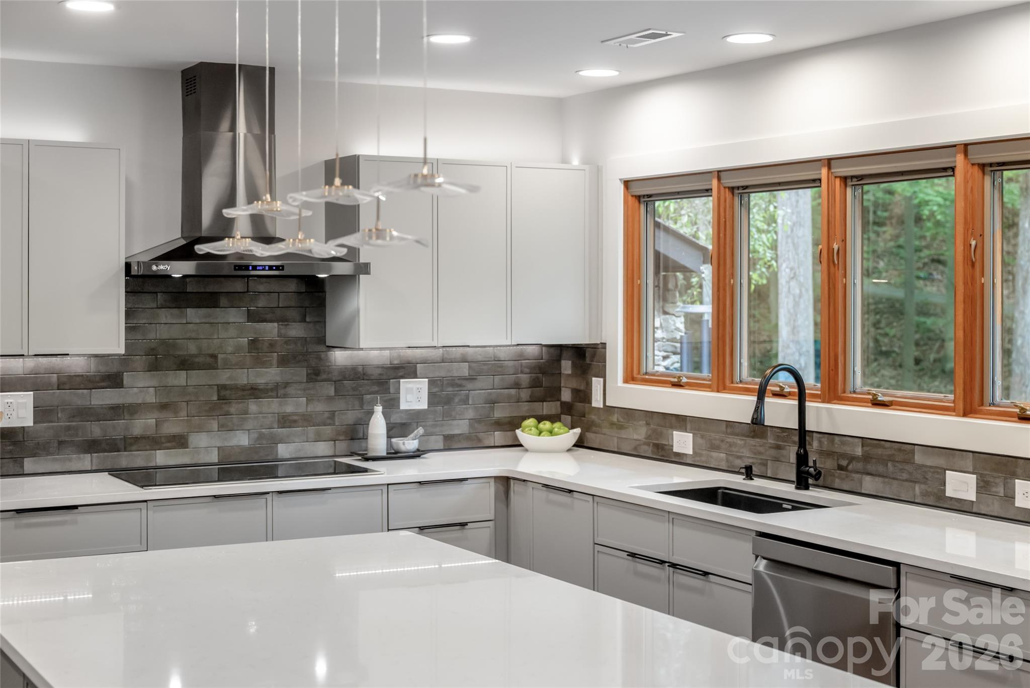 144 Sondley Parkway — Asheville