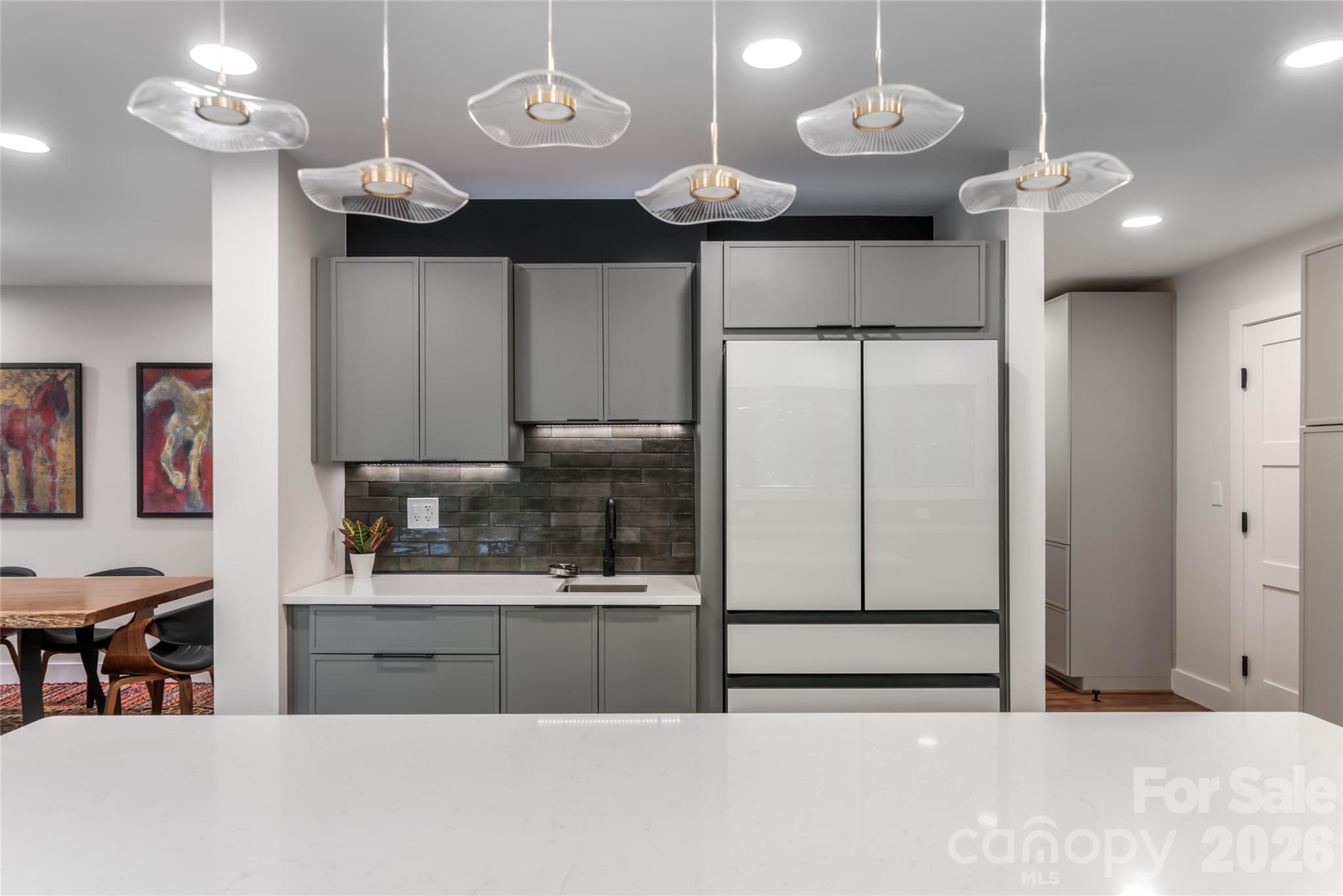 144 Sondley Parkway — Asheville