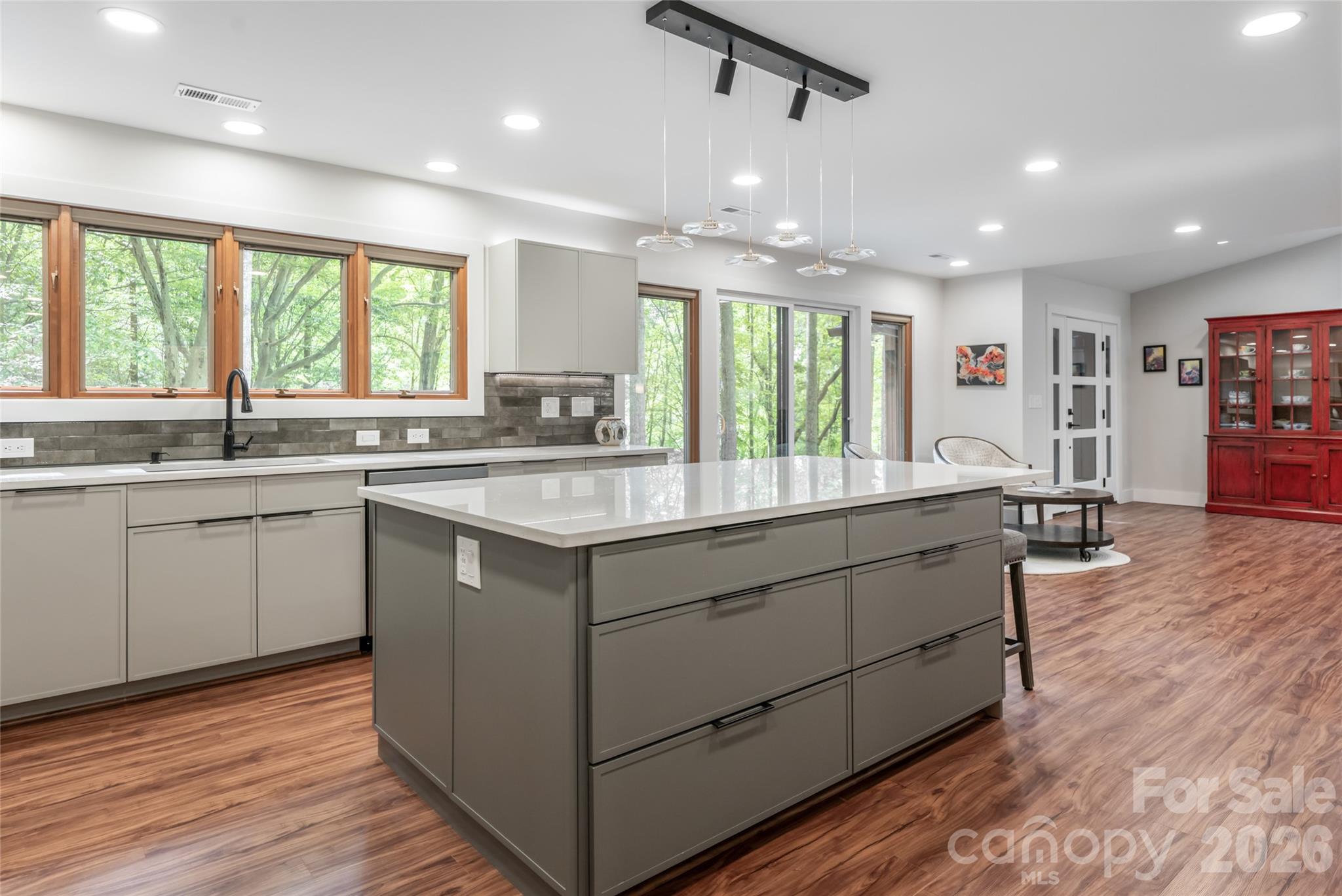 144 Sondley Parkway — Asheville