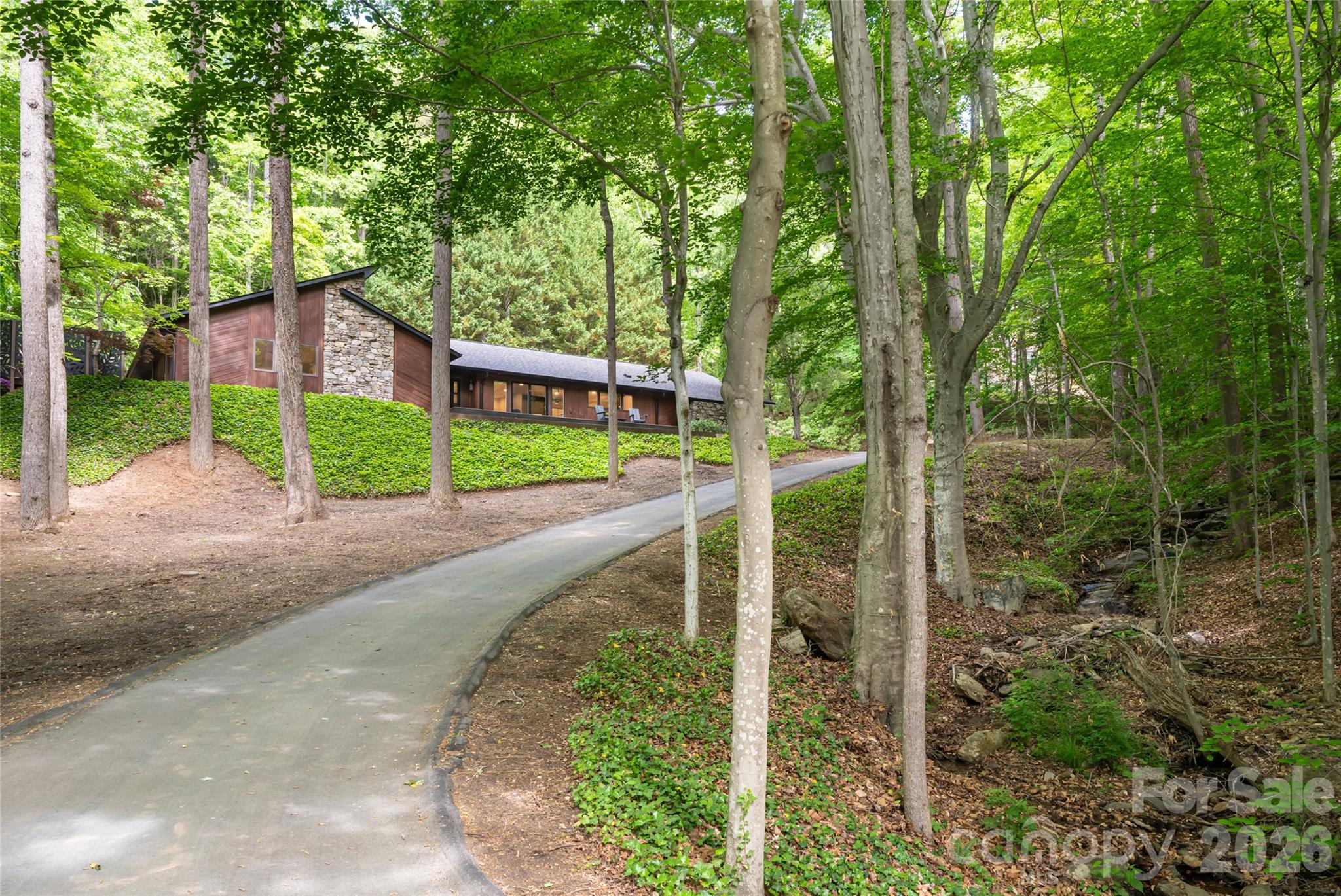 144 Sondley Parkway — Asheville