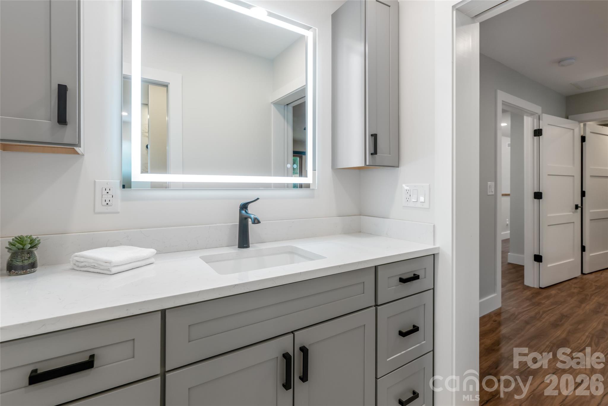 144 Sondley Parkway — Asheville