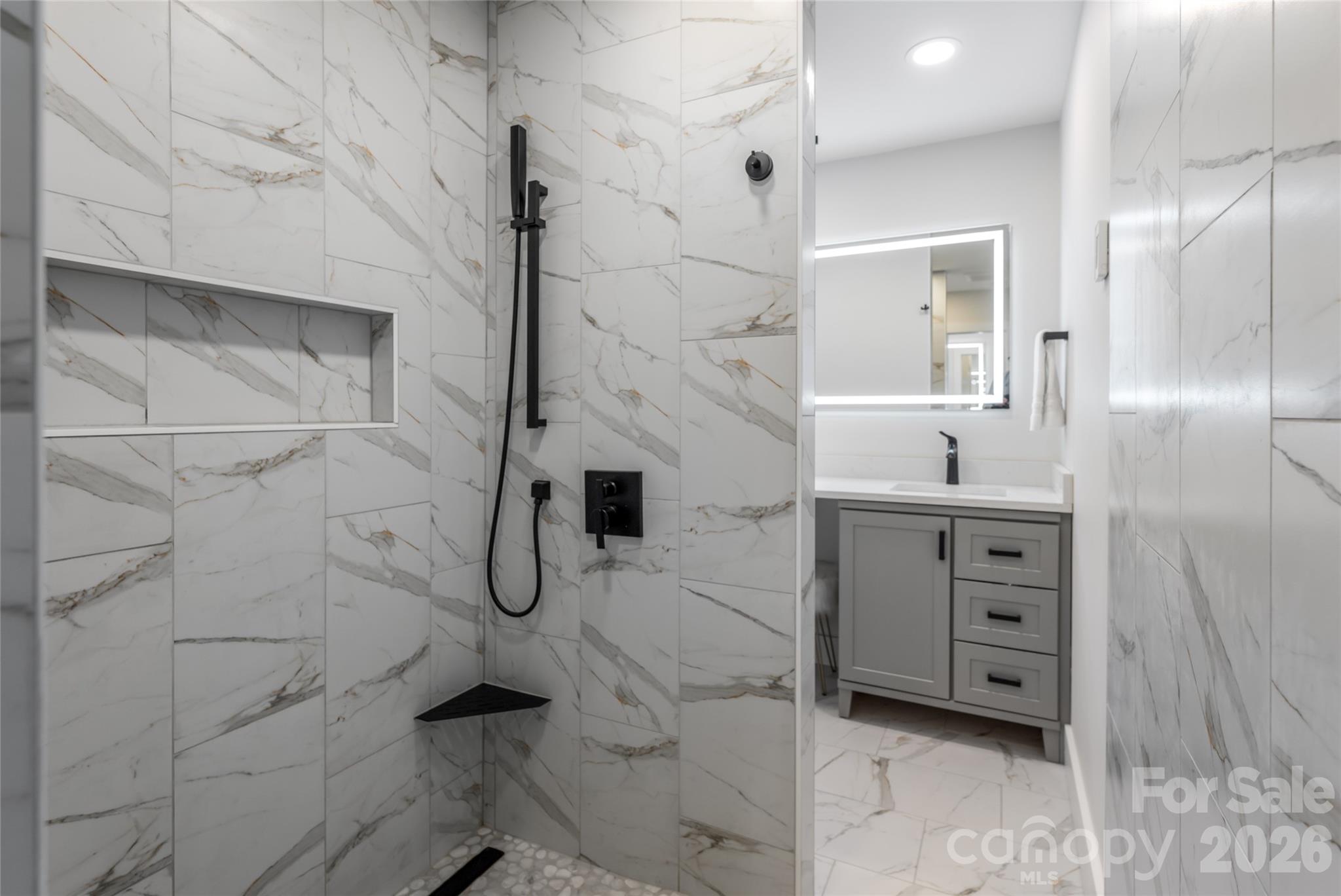 144 Sondley Parkway — Asheville