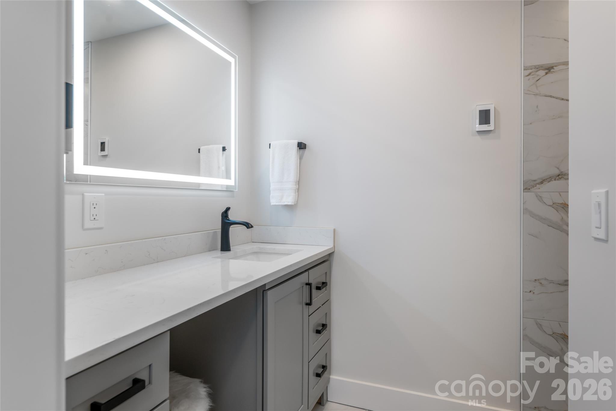 144 Sondley Parkway — Asheville