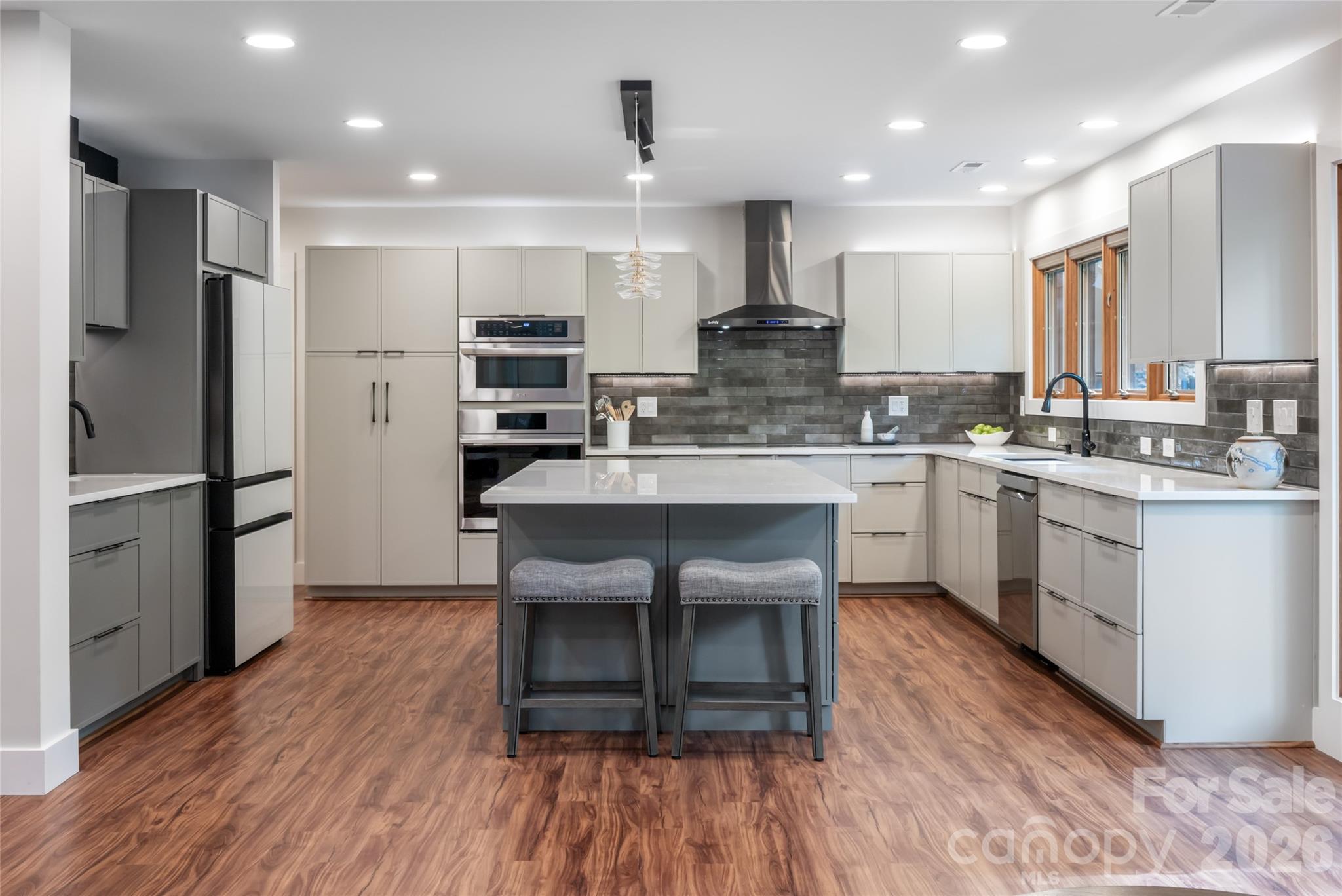 144 Sondley Parkway — Asheville