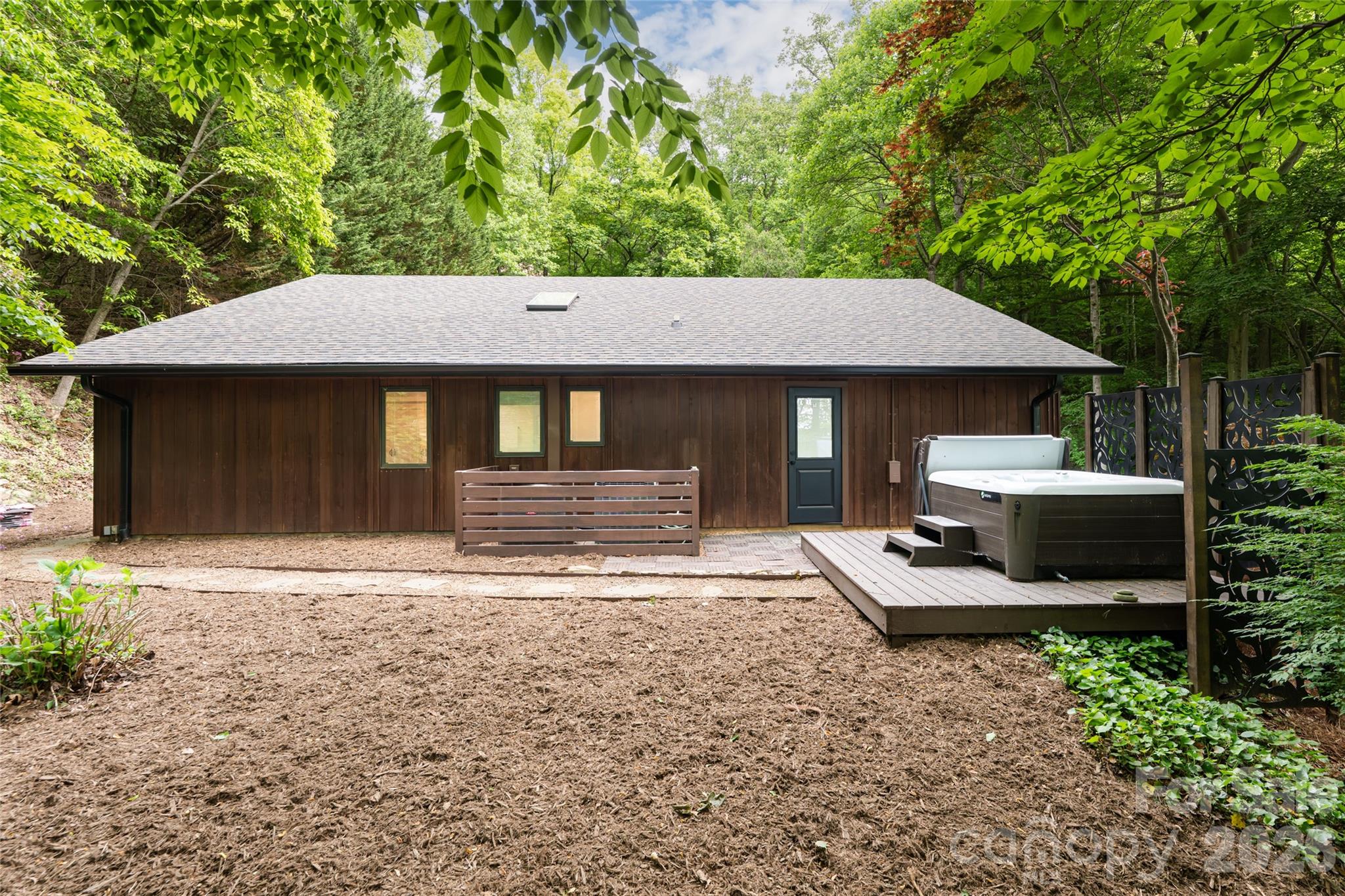 144 Sondley Parkway — Asheville