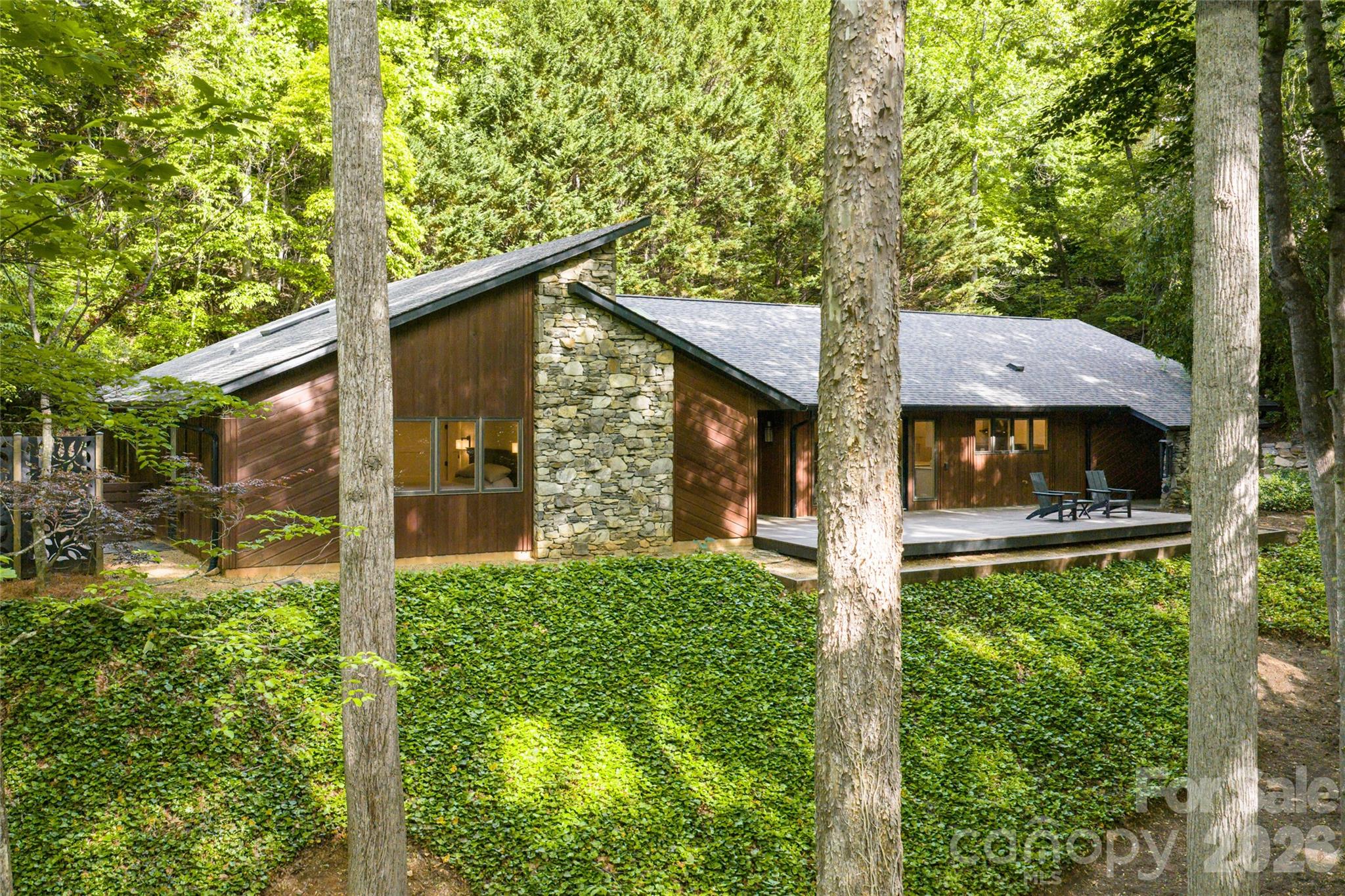 144 Sondley Parkway — Asheville