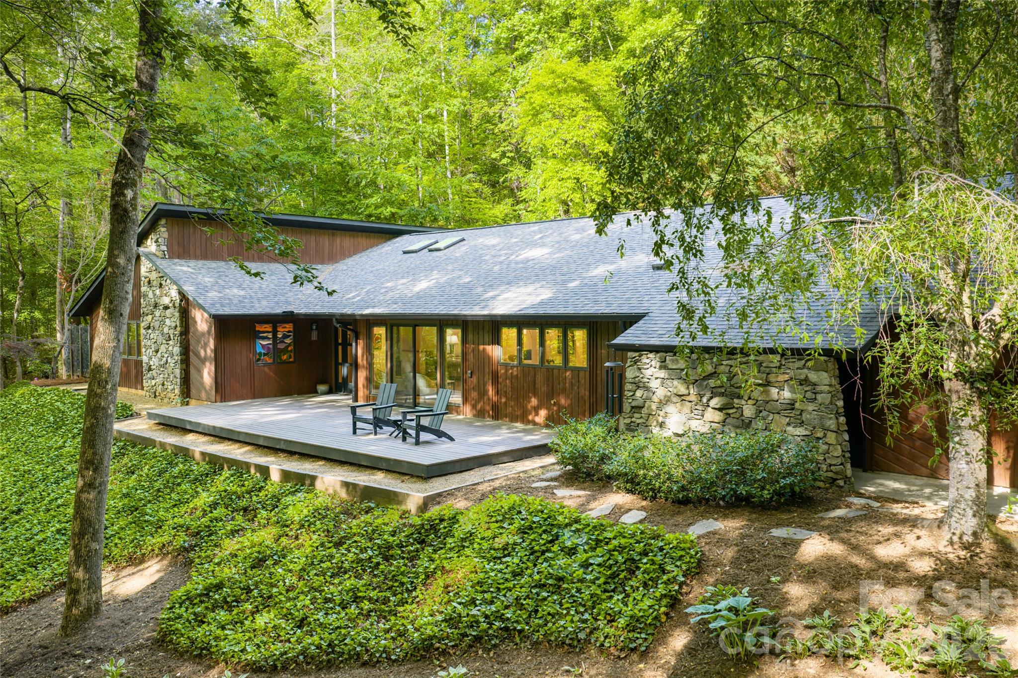 144 Sondley Parkway — Asheville