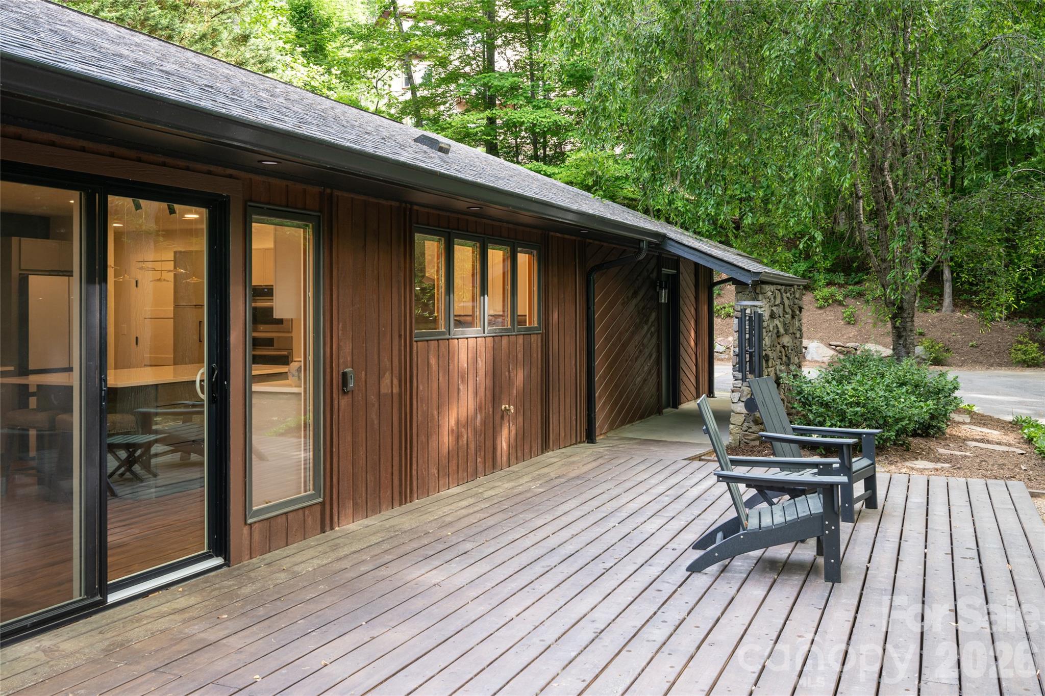 144 Sondley Parkway — Asheville