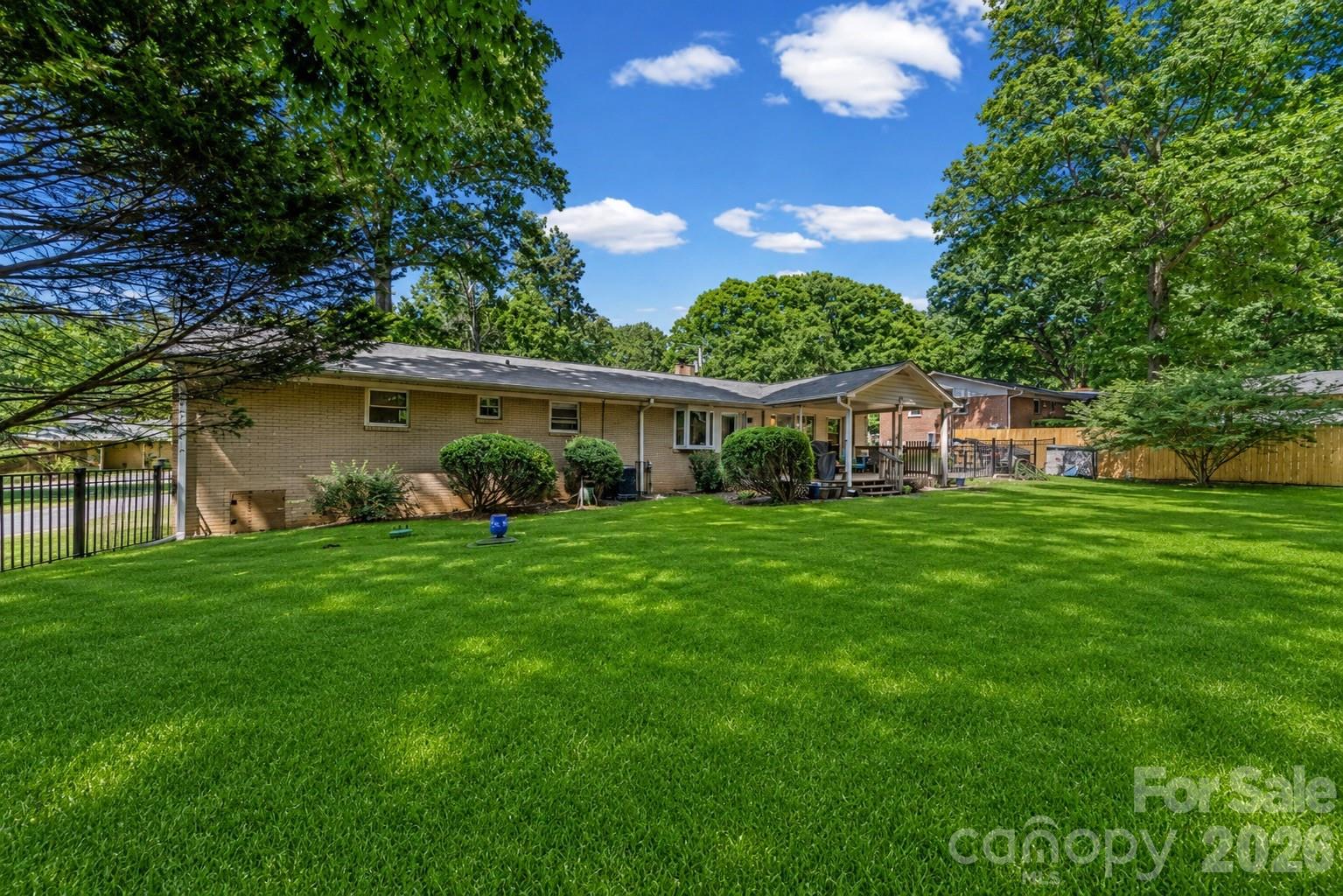 217 Robinson Avenue — Matthews