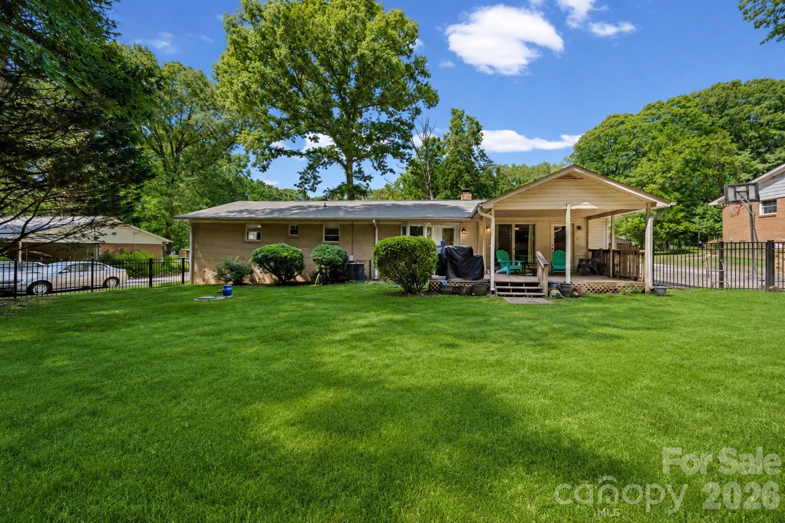 217 Robinson Avenue — Matthews
