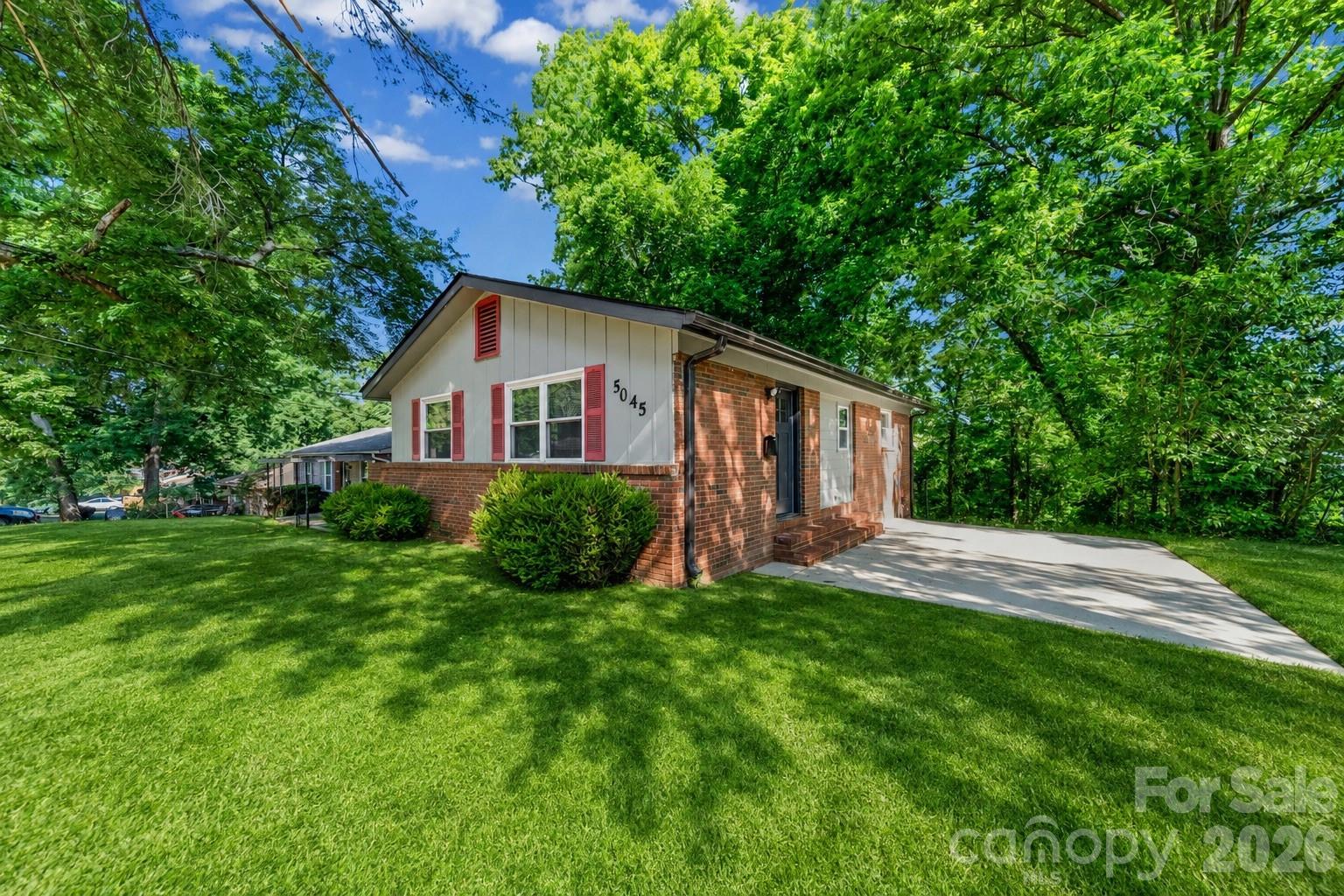 5045 Curtiswood Drive — Charlotte