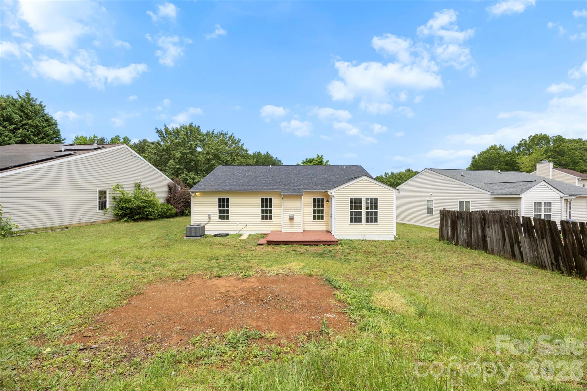 1528 Oakdale Green Drive — Charlotte