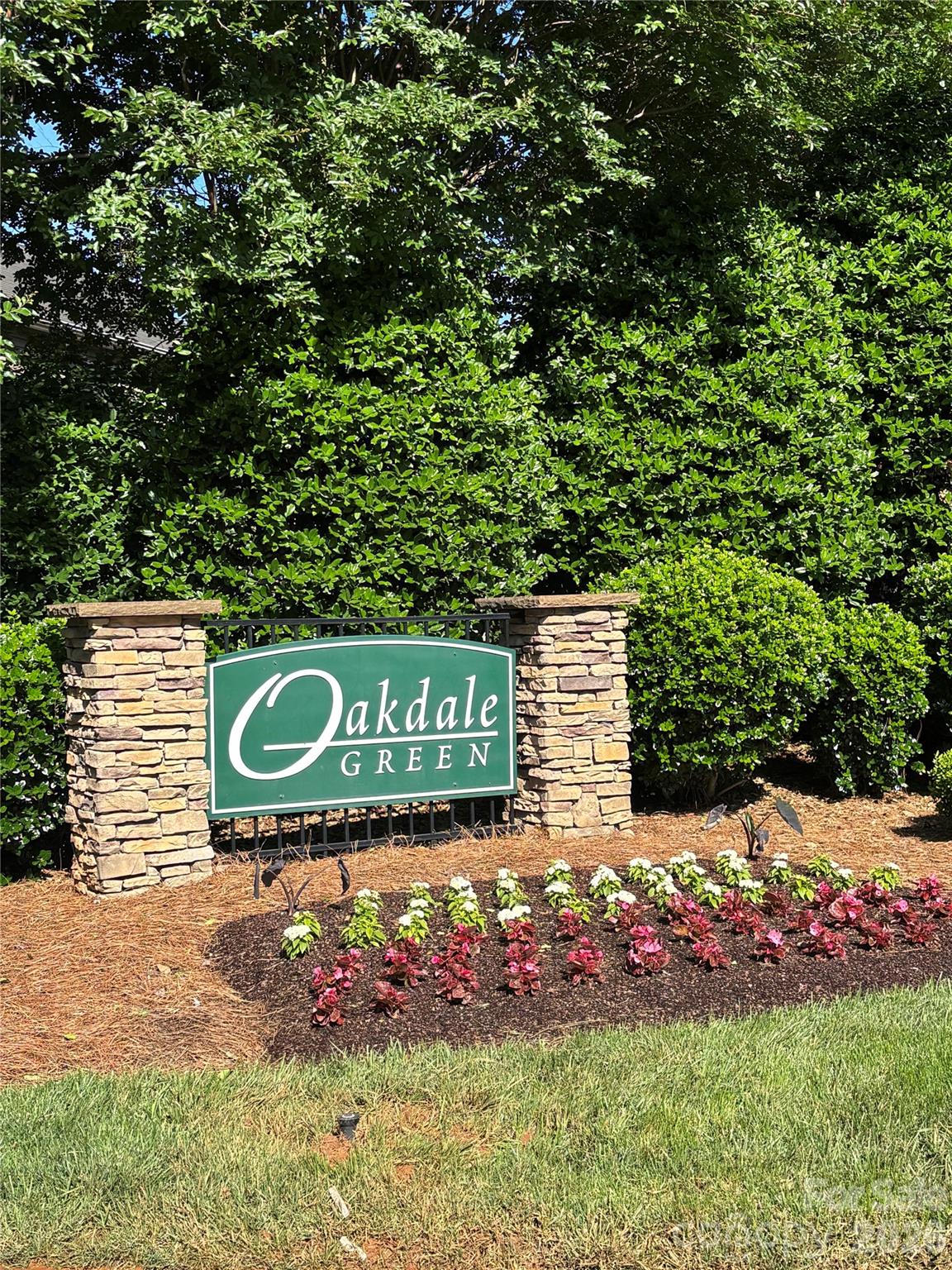 1528 Oakdale Green Drive — Charlotte